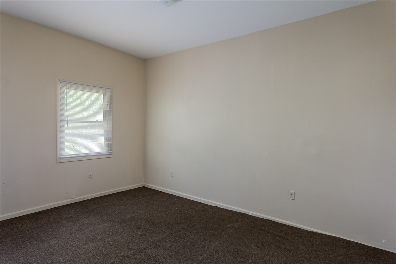 Listing Picture 100 N 26th Street Louisville, KY 40212 MLS HK10049573