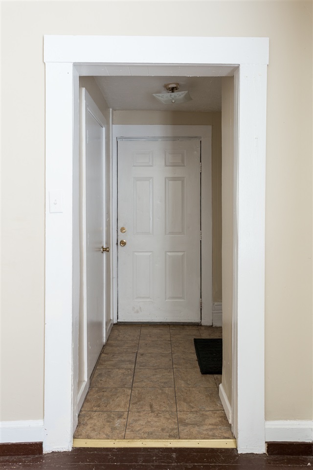 Listing Picture 100 N 26th Street Louisville, KY 40212 MLS HK10049573