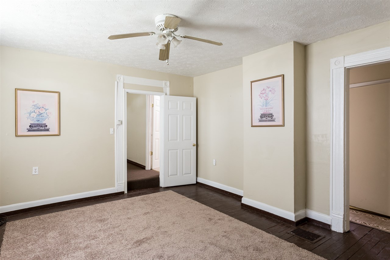 Listing Picture 100 N 26th Street Louisville, KY 40212 MLS HK10049573