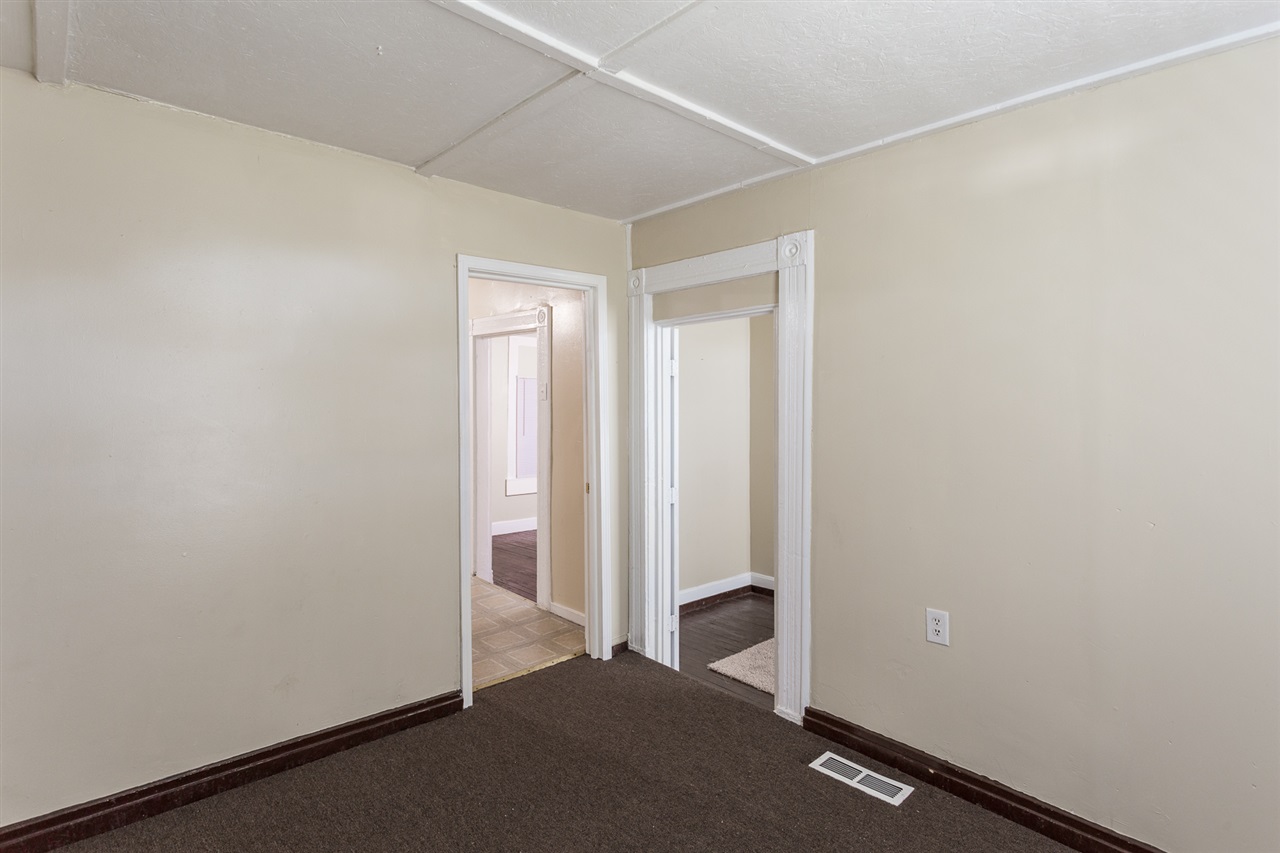 Listing Picture 100 N 26th Street Louisville, KY 40212 MLS HK10049573