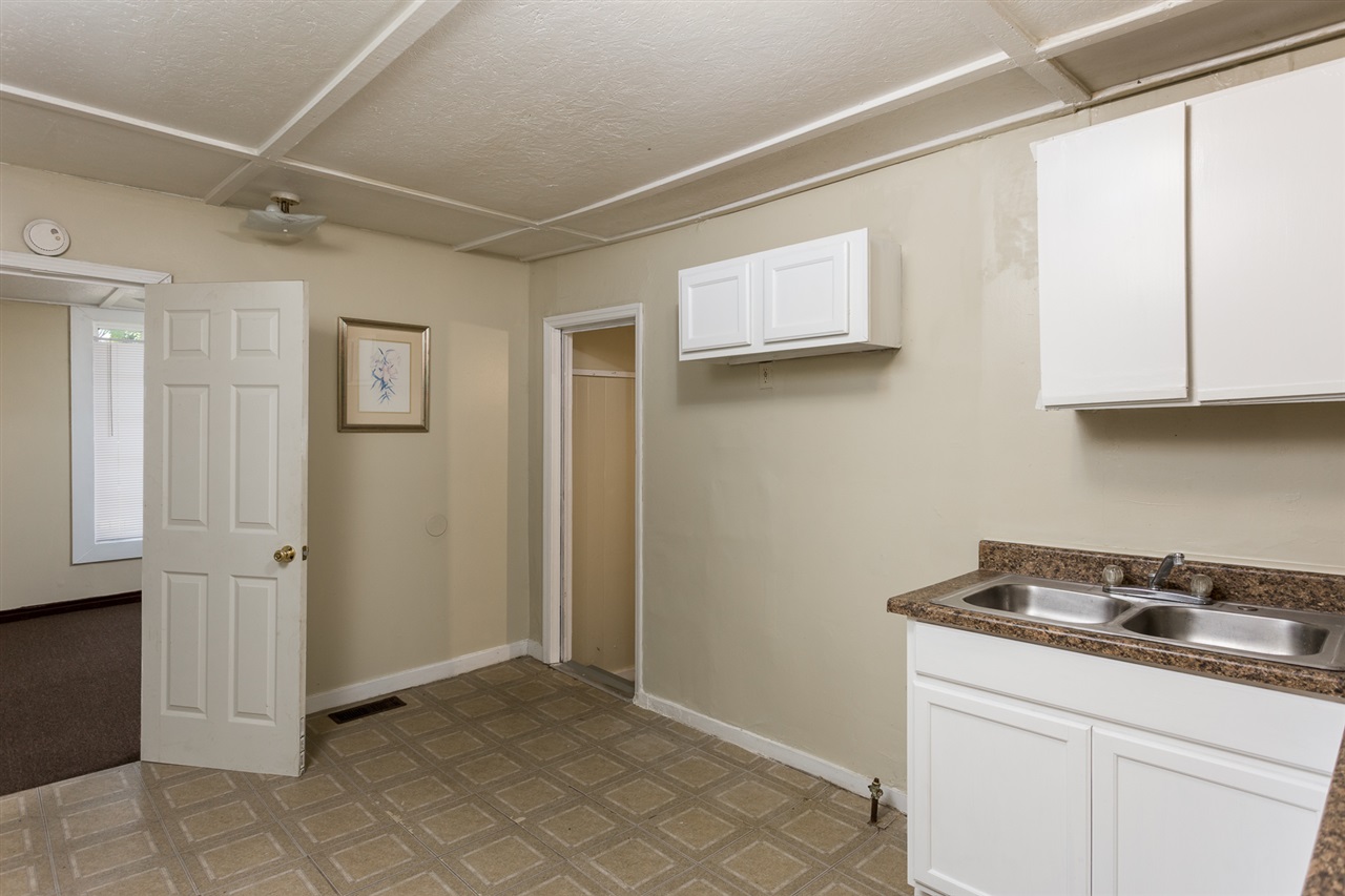 Listing Picture 100 N 26th Street Louisville, KY 40212 MLS HK10049573