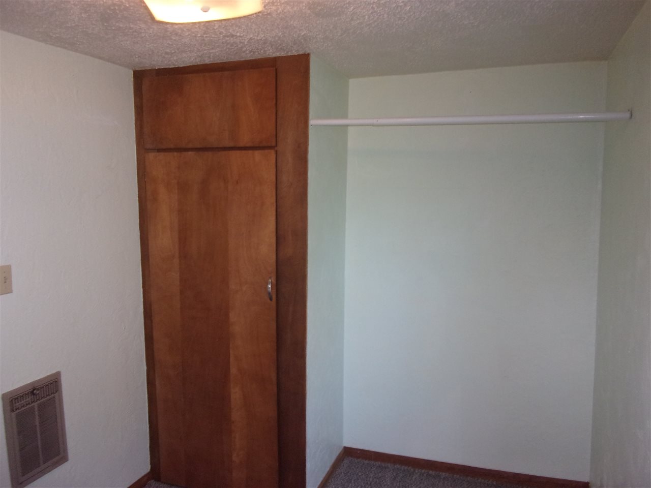 Sutherland NE 69165 Real Estate. 0-200k