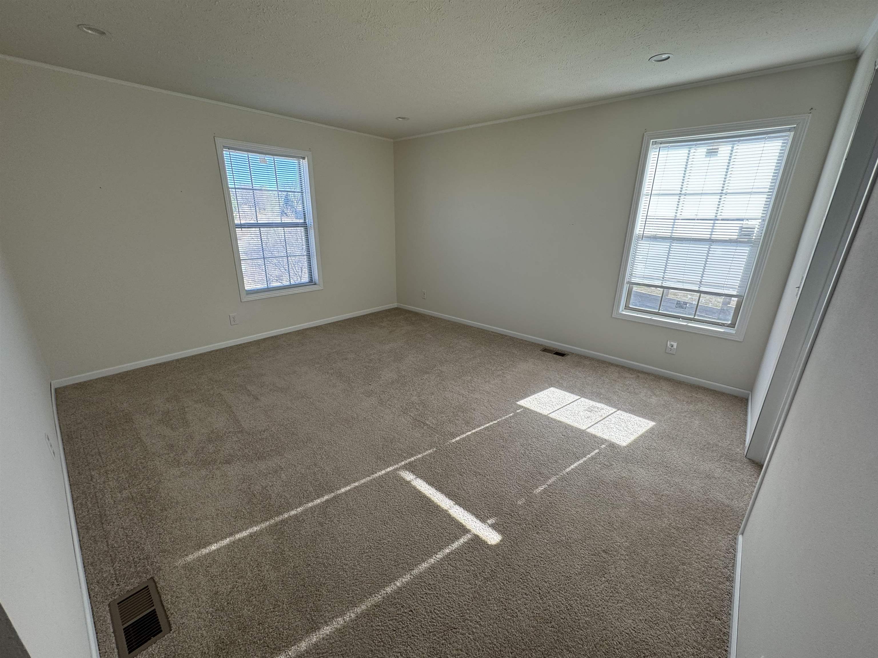 305 W 9th Street