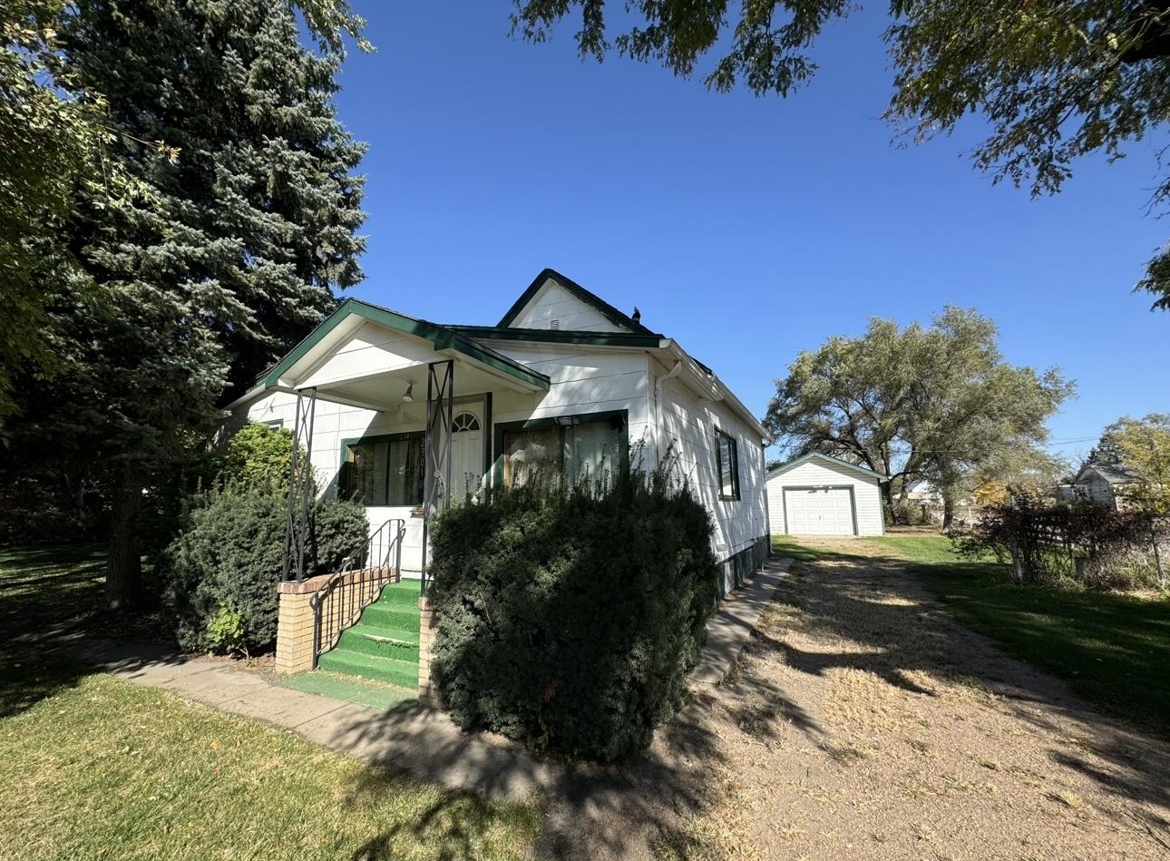 2301 W 9th Street