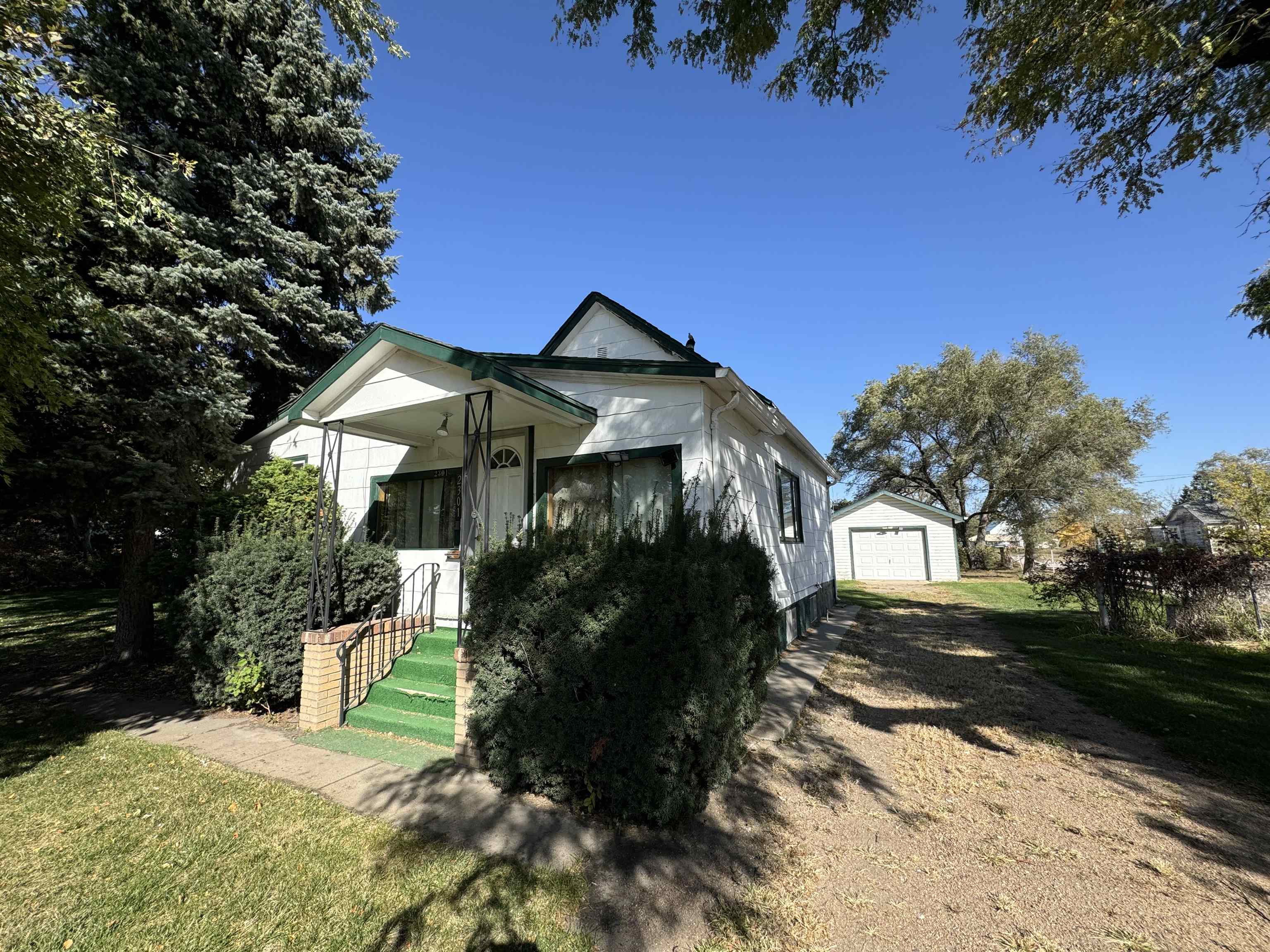 2301 W 9th Street