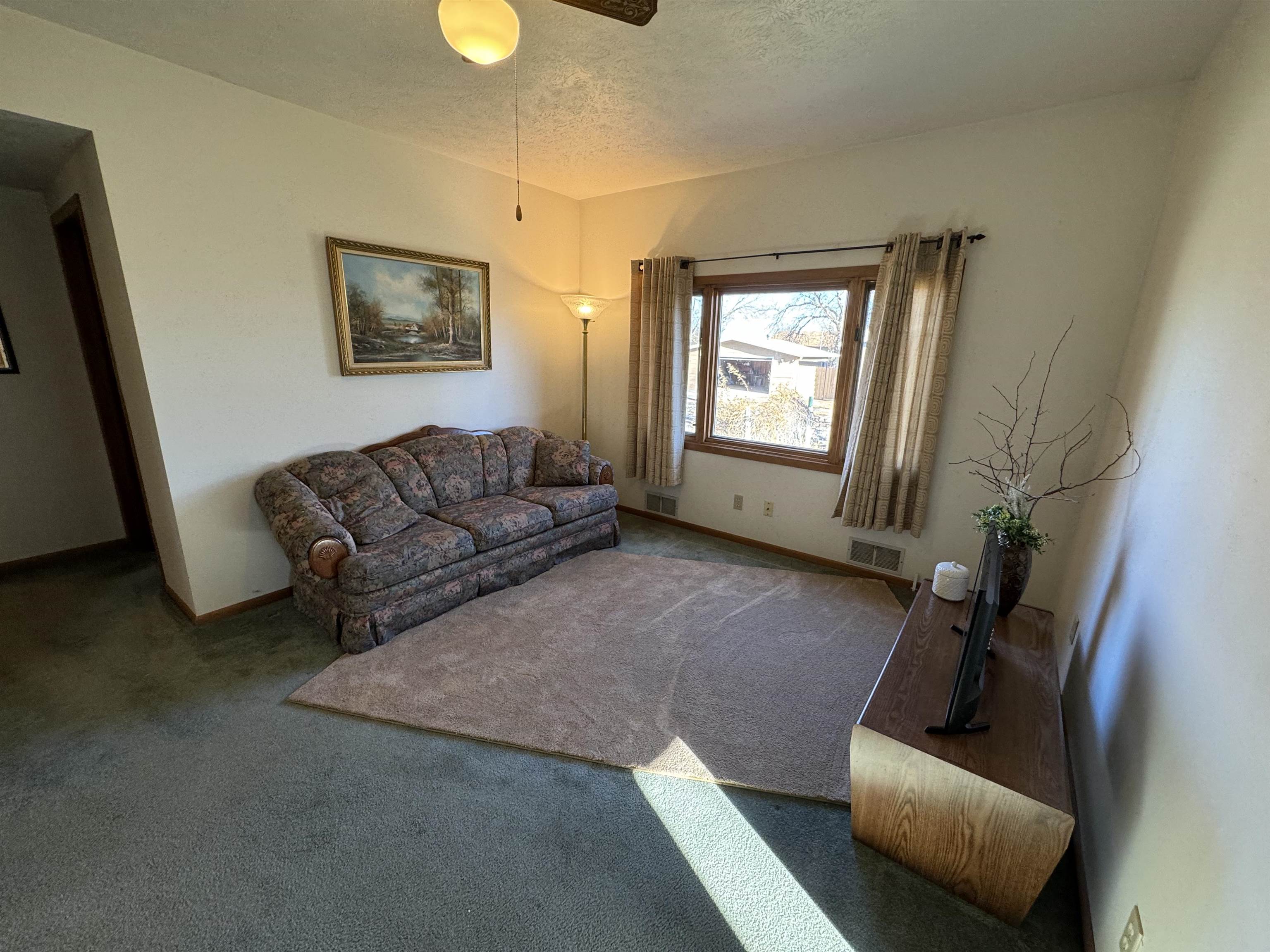 2301 W 9th Street