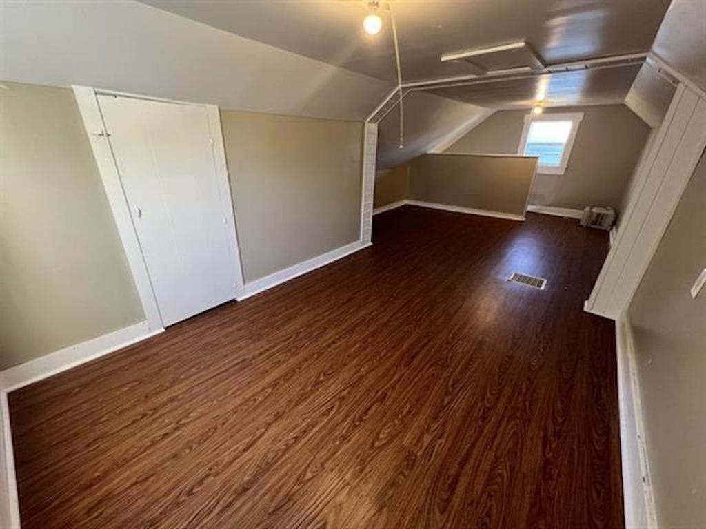 221 Hancock Ave