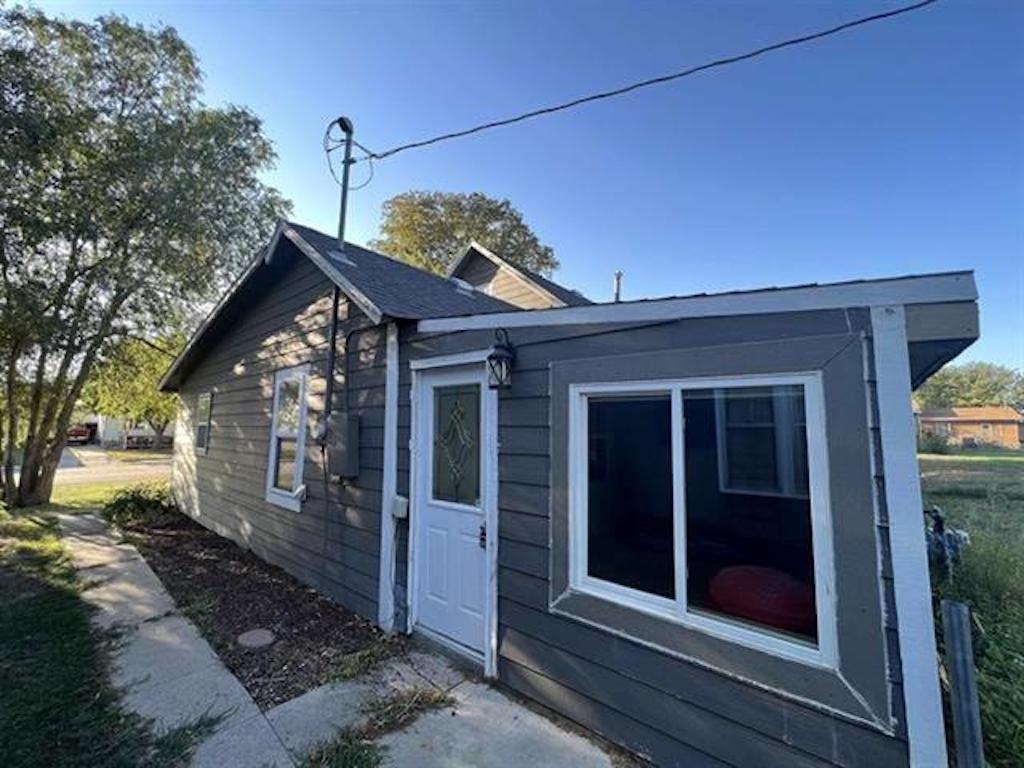 221 Hancock Ave