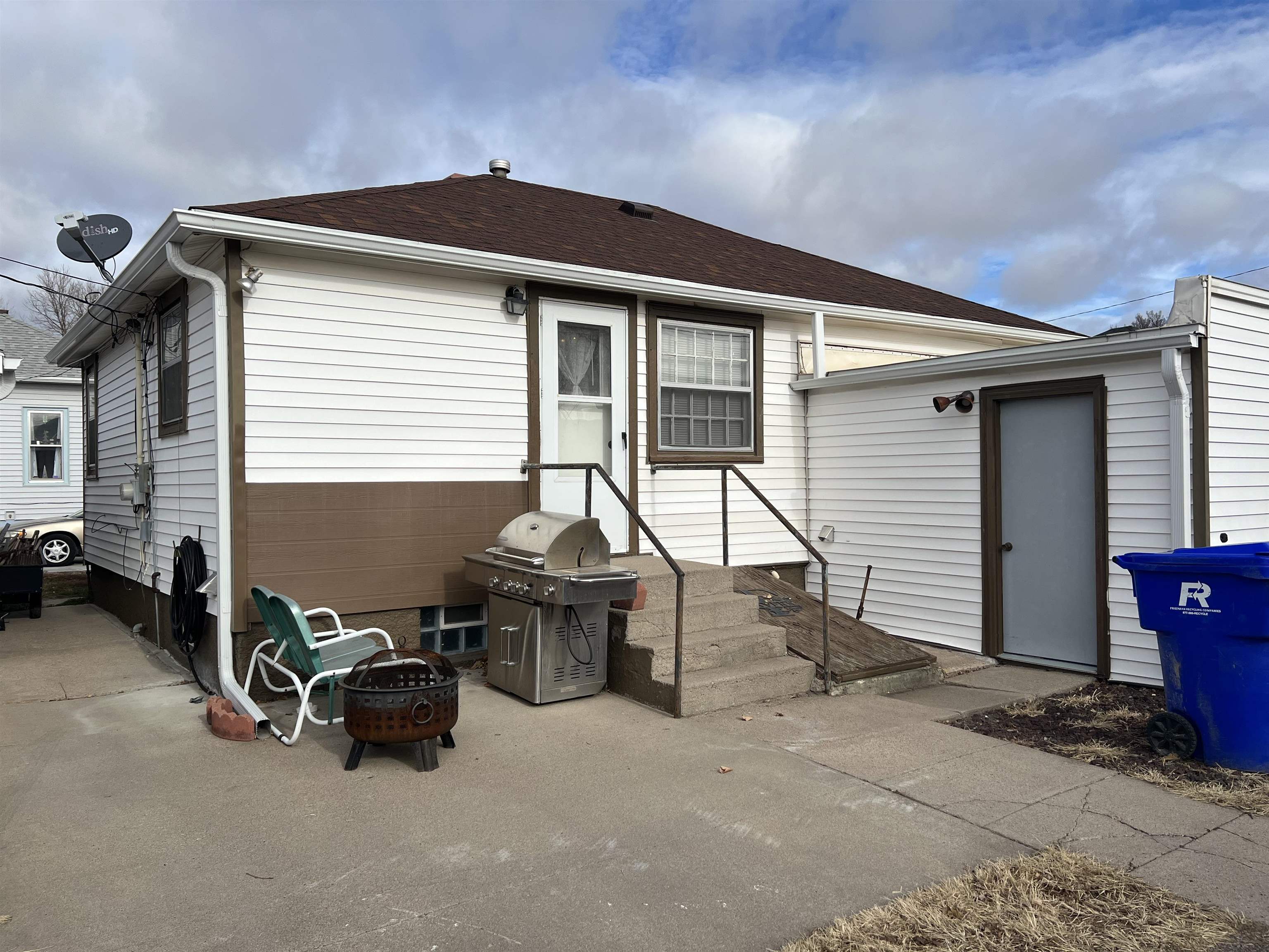 216 W D Street