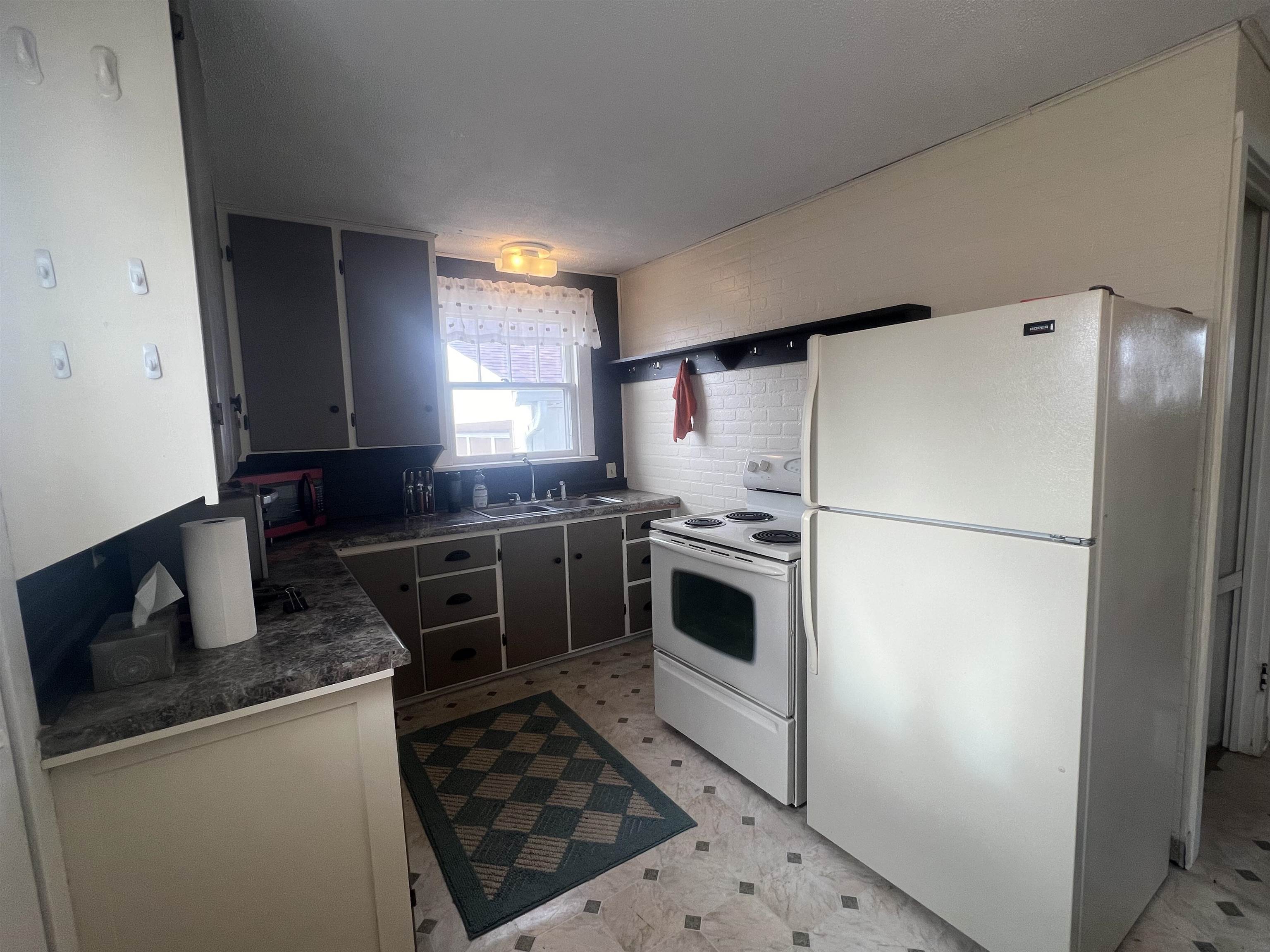 216 W D Street
