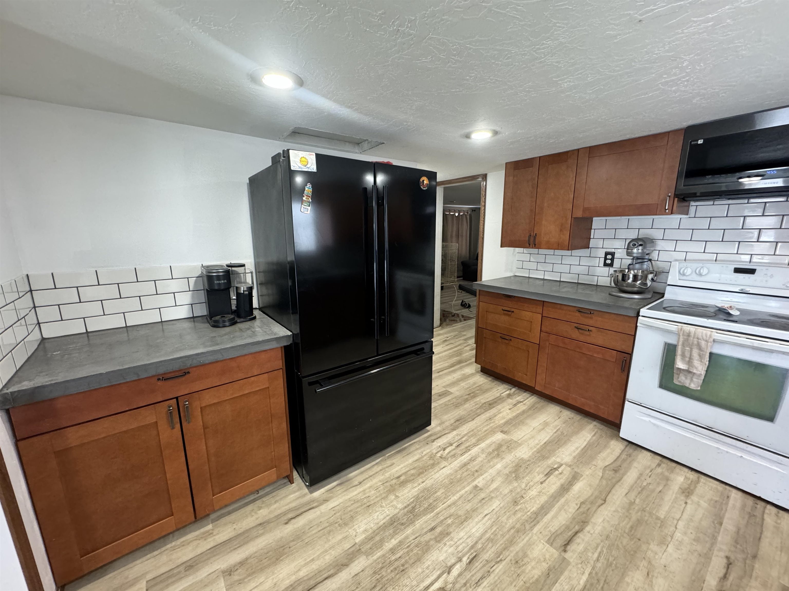 2820 W 6th Street