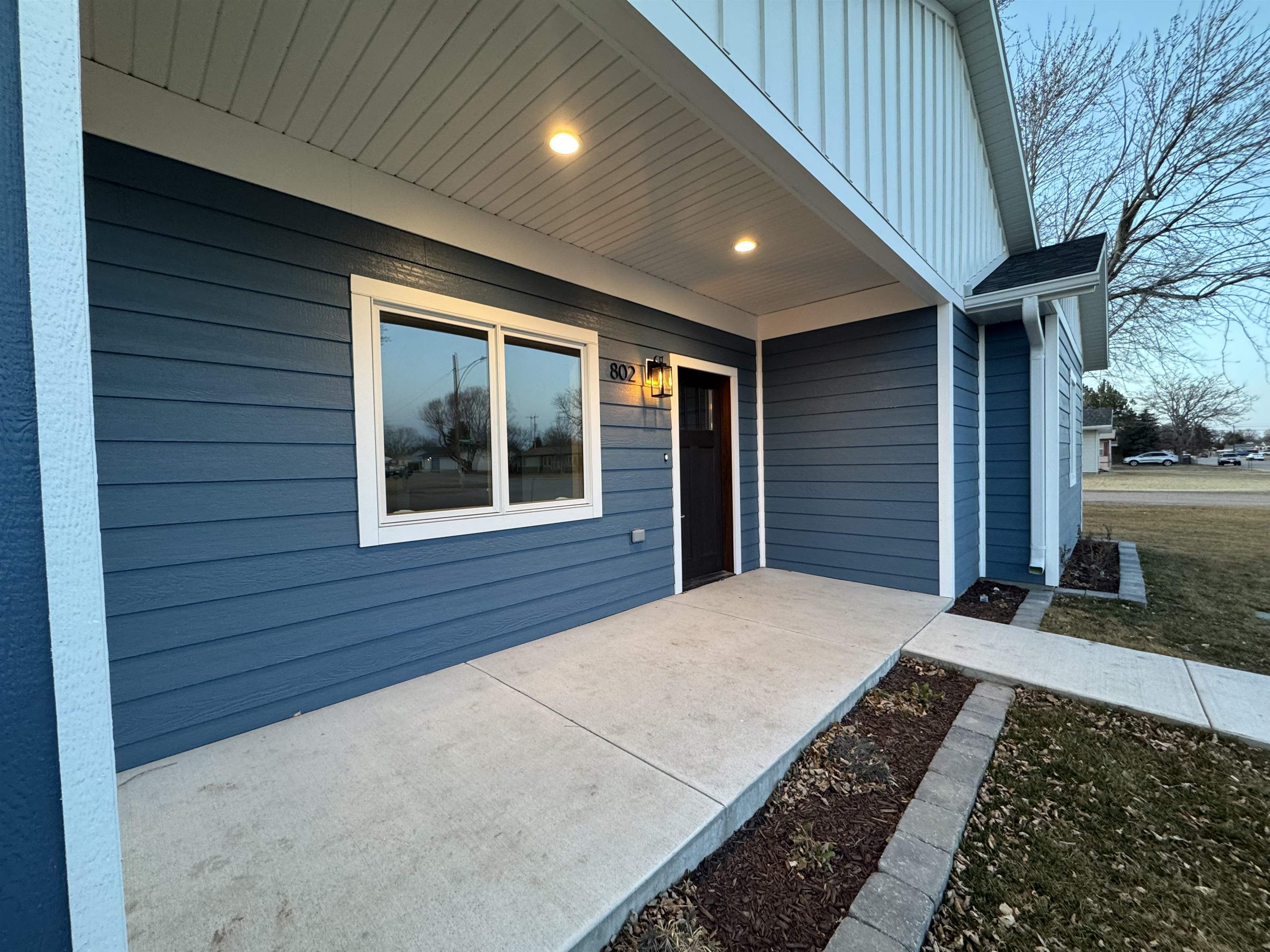 802 S Belmont