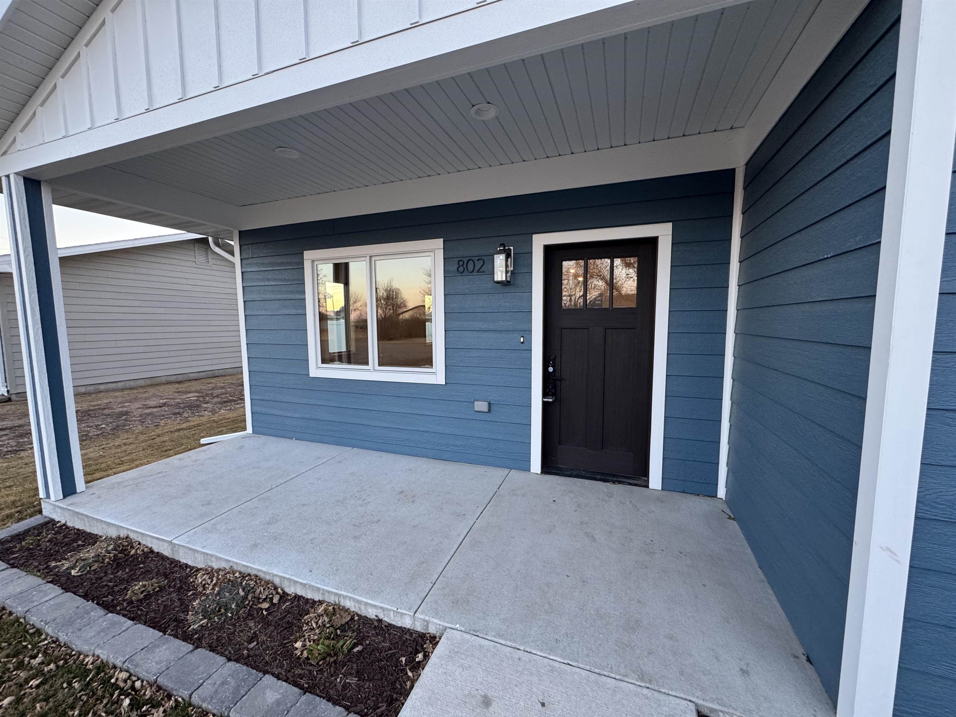 802 S Belmont