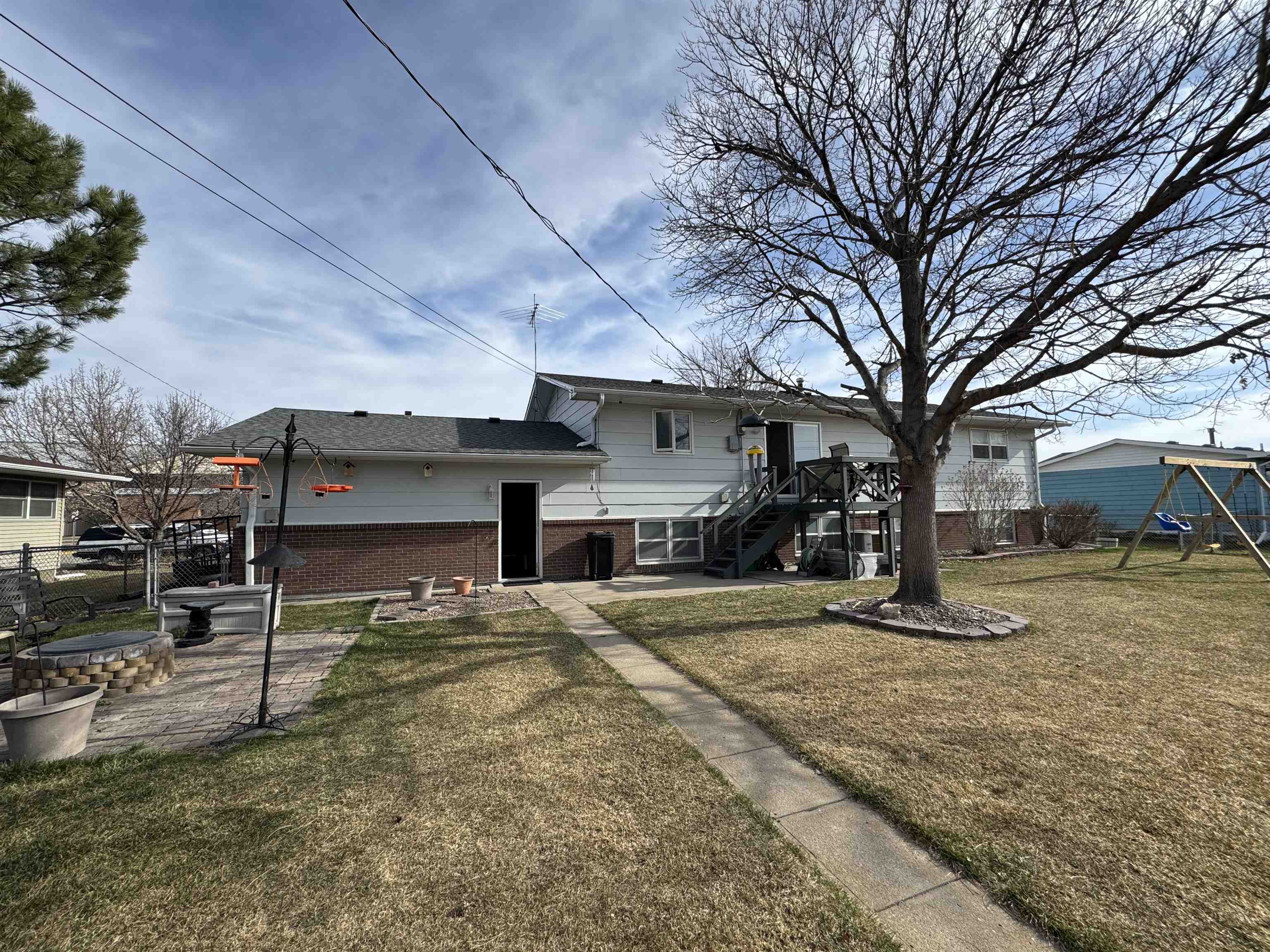 1402 E E Street