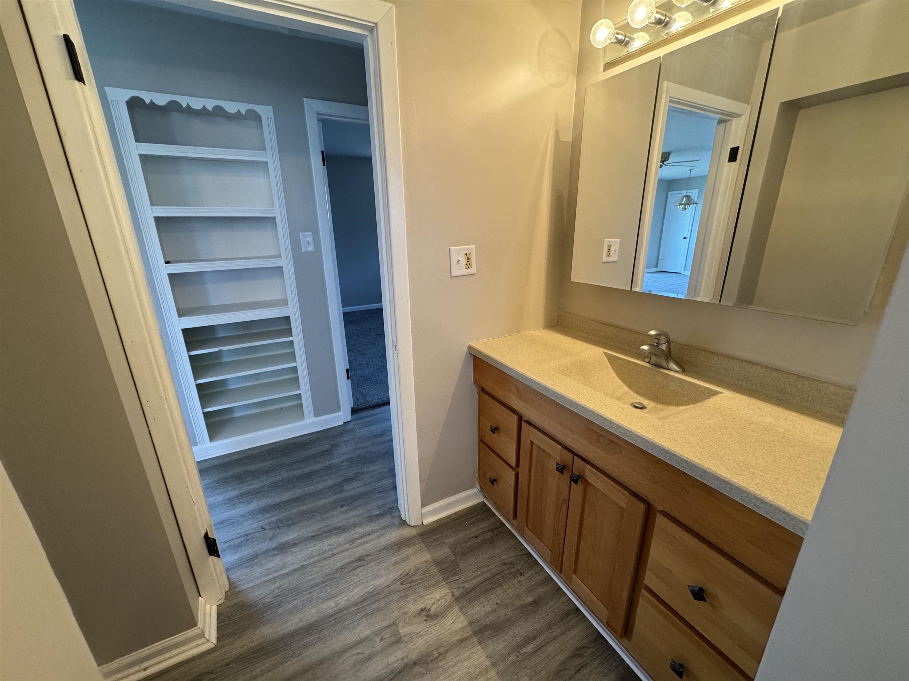 705 W 7th Street