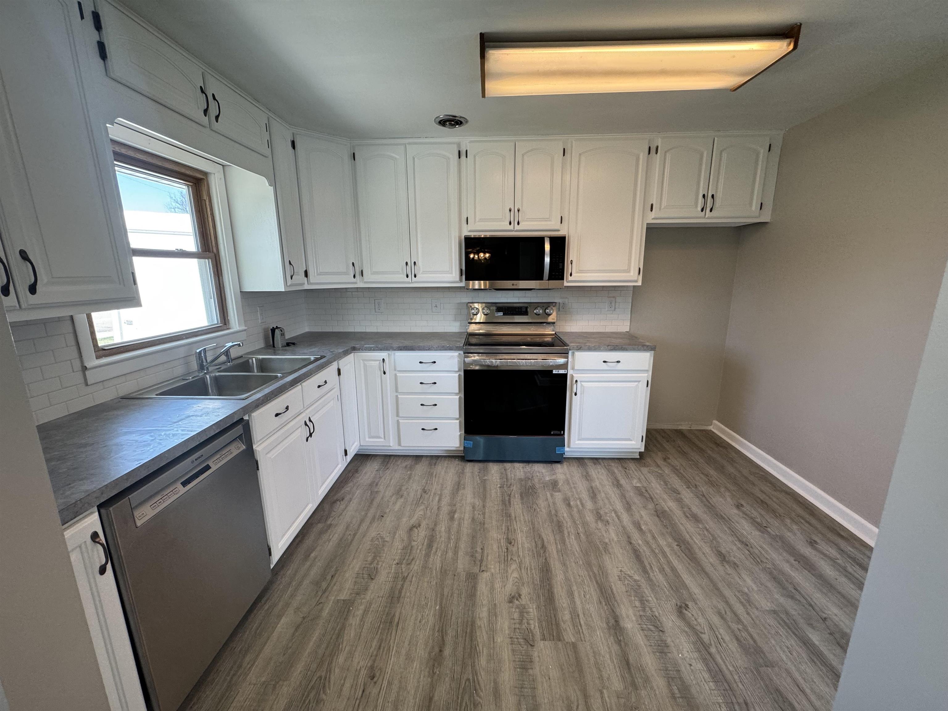705 W 7th Street