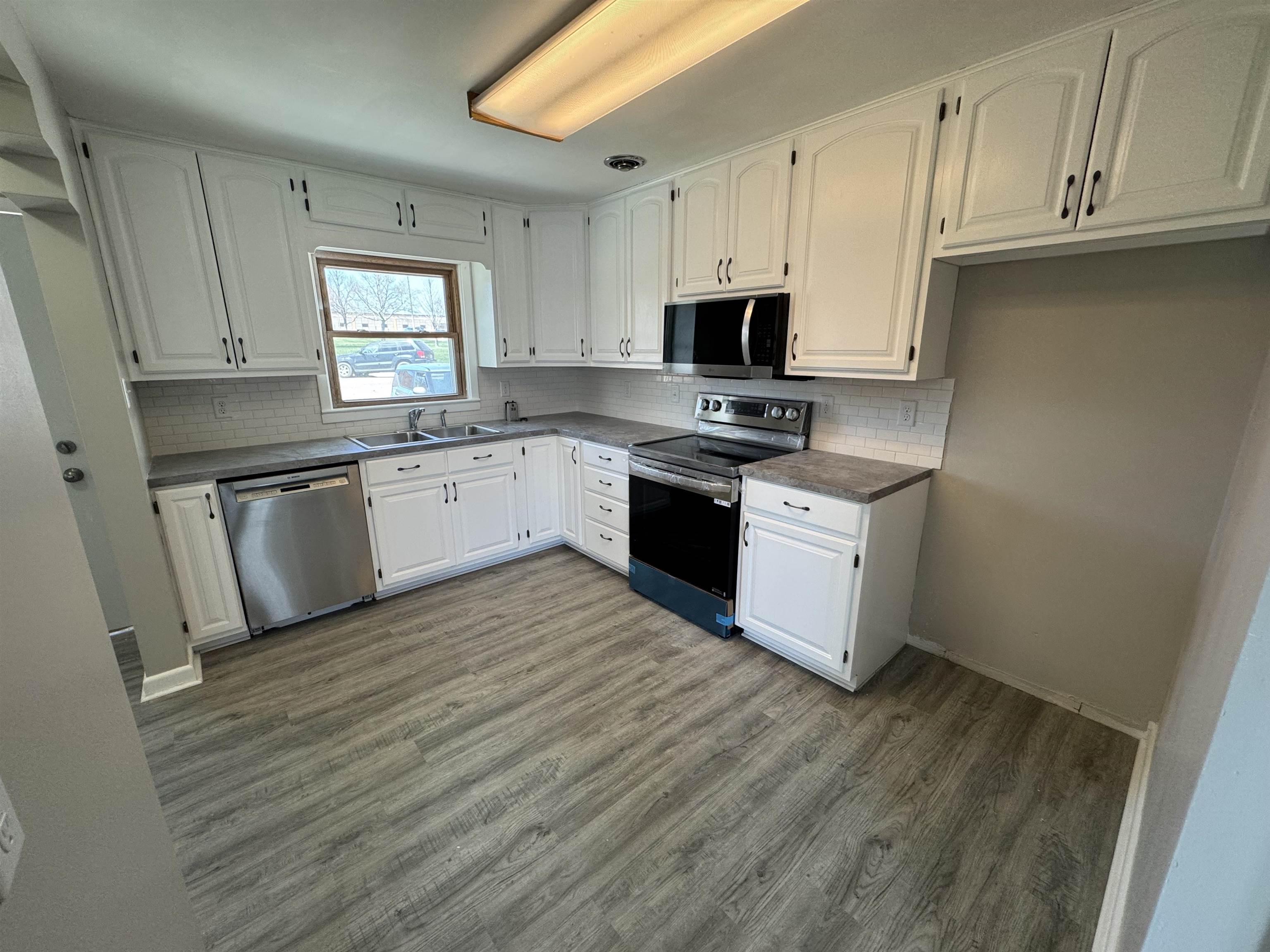 705 W 7th Street