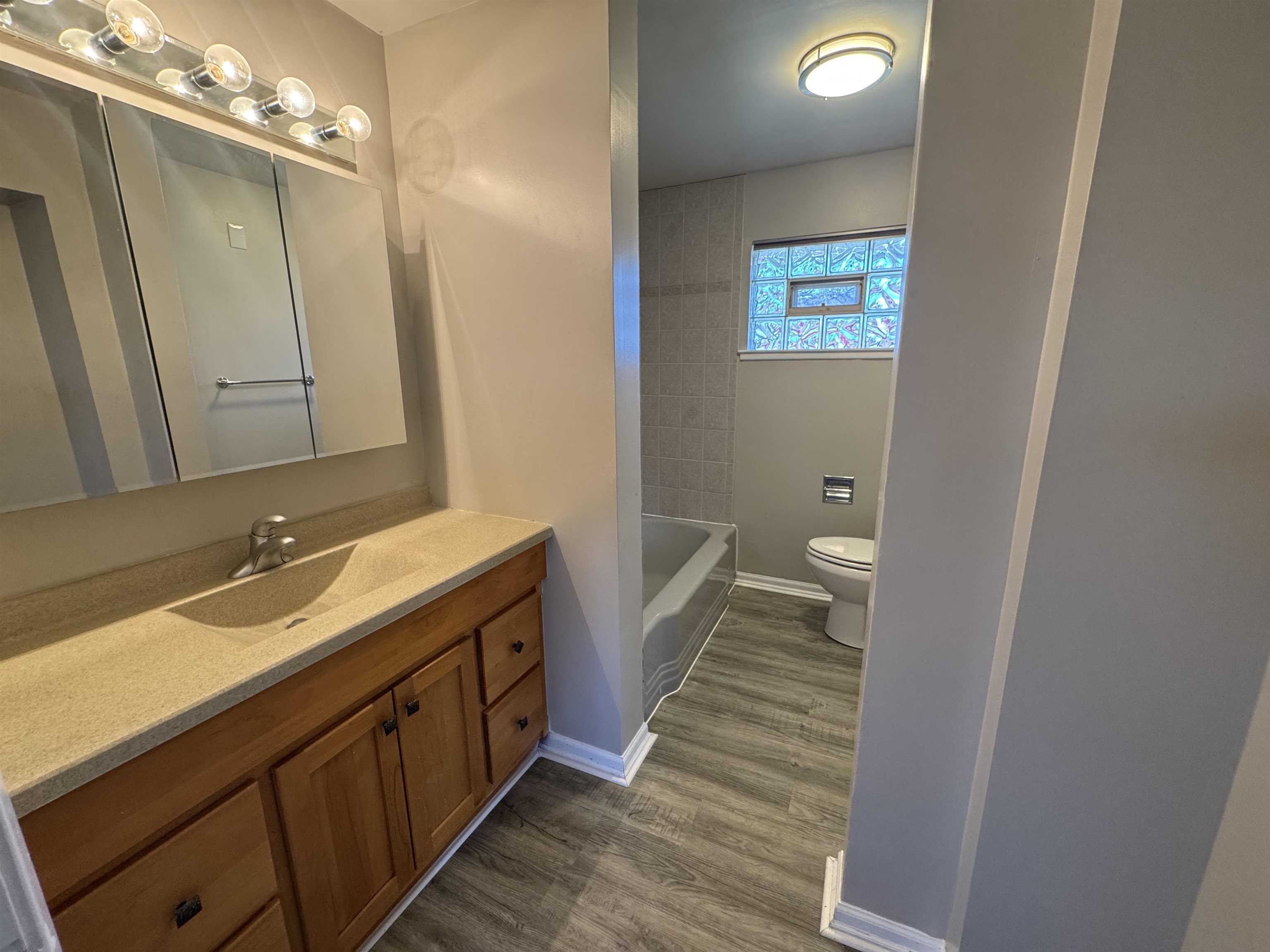 705 W 7th Street