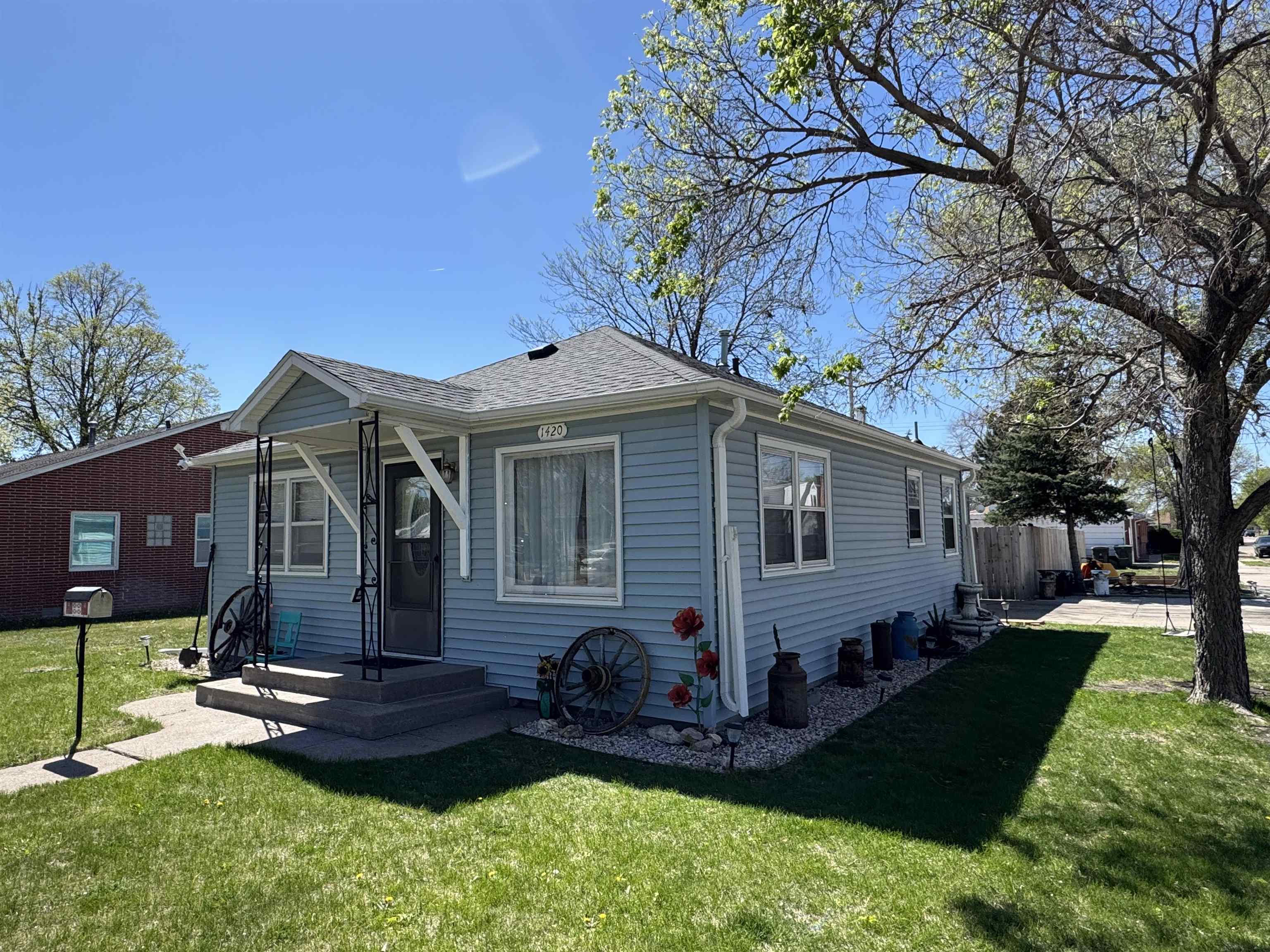 1420 W 2nd Street