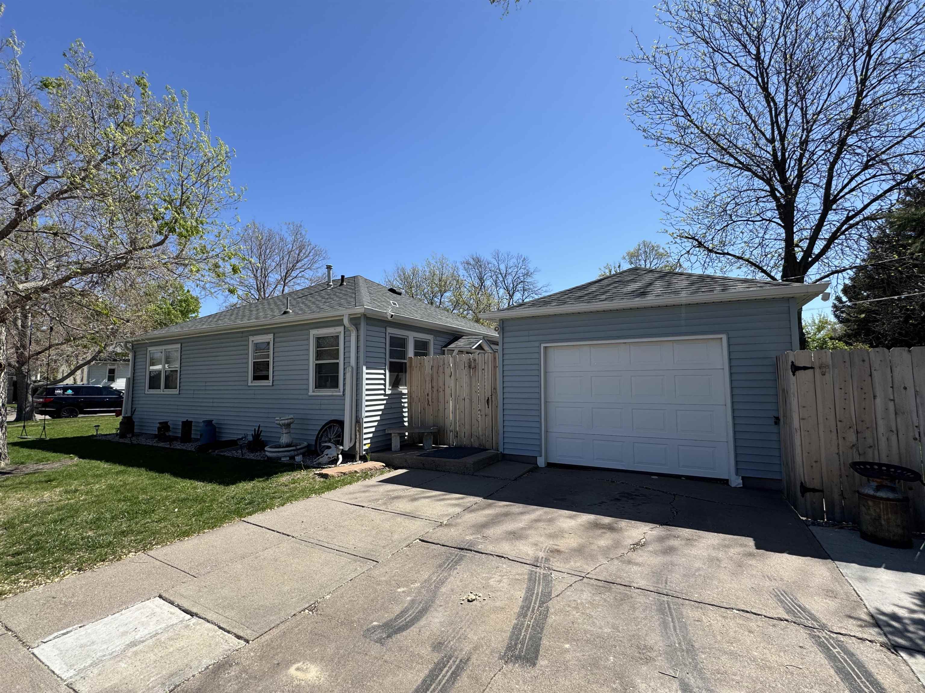 1420 W 2nd Street