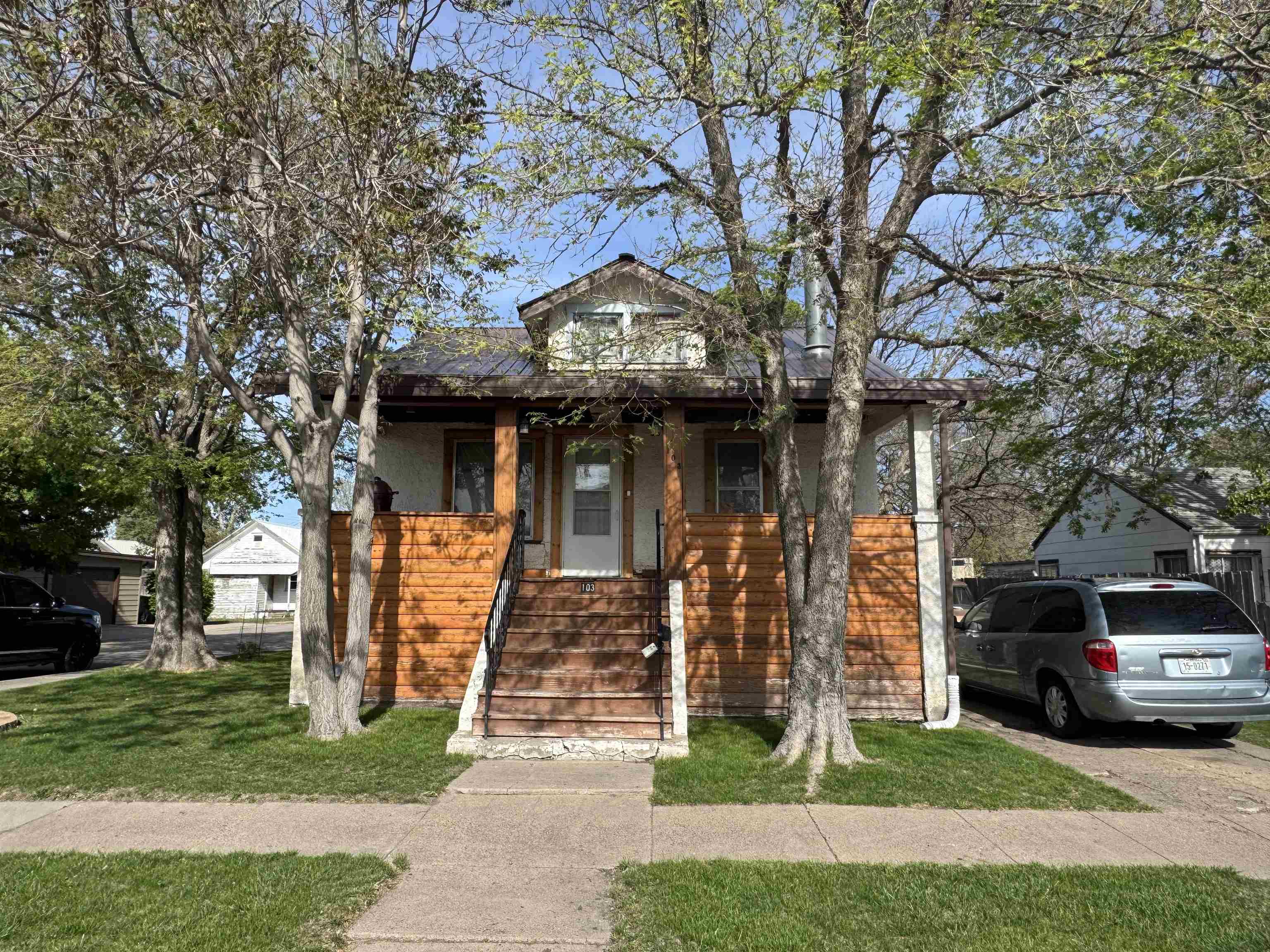 103 S Willow