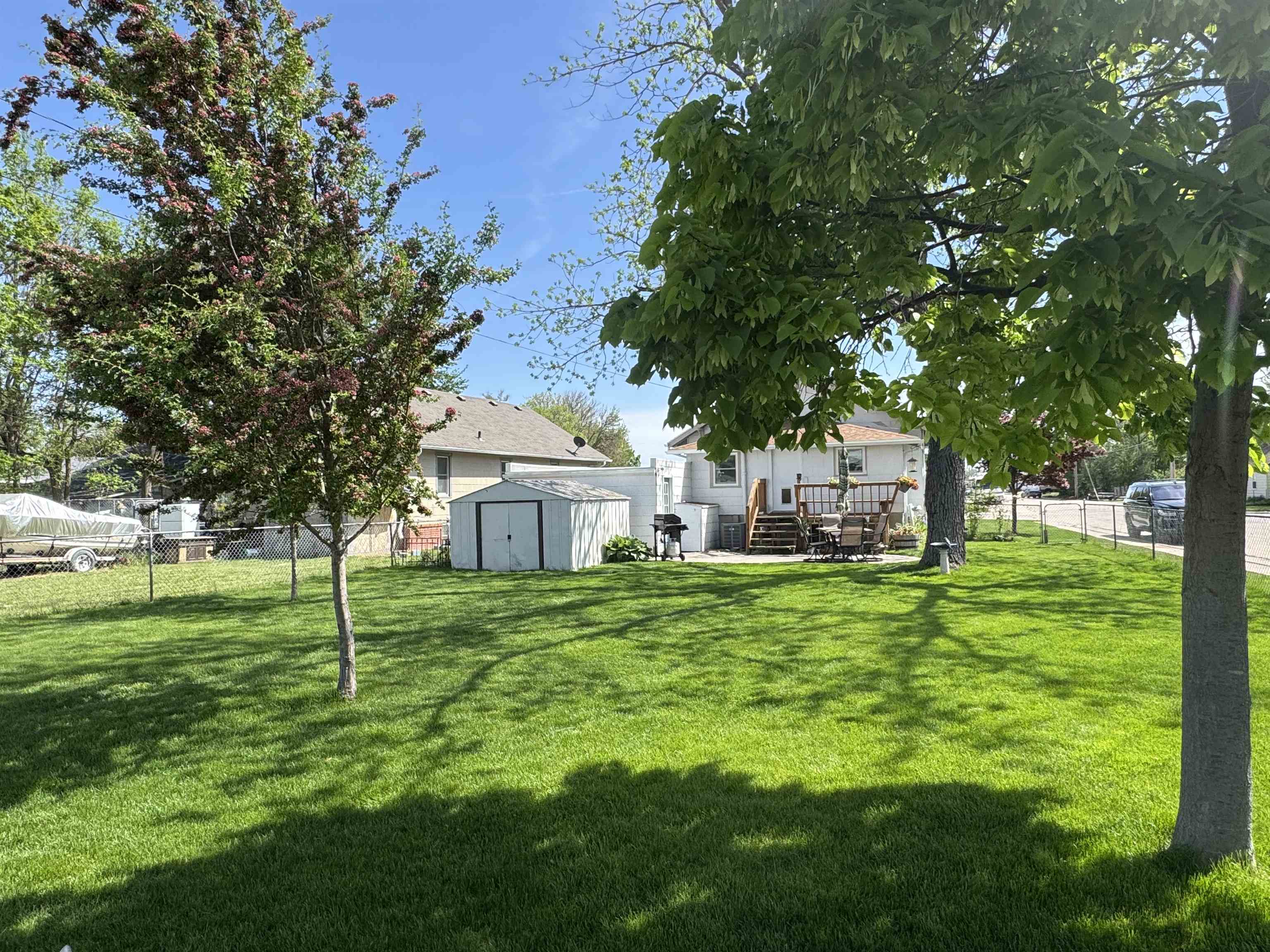 803 E 9th Street