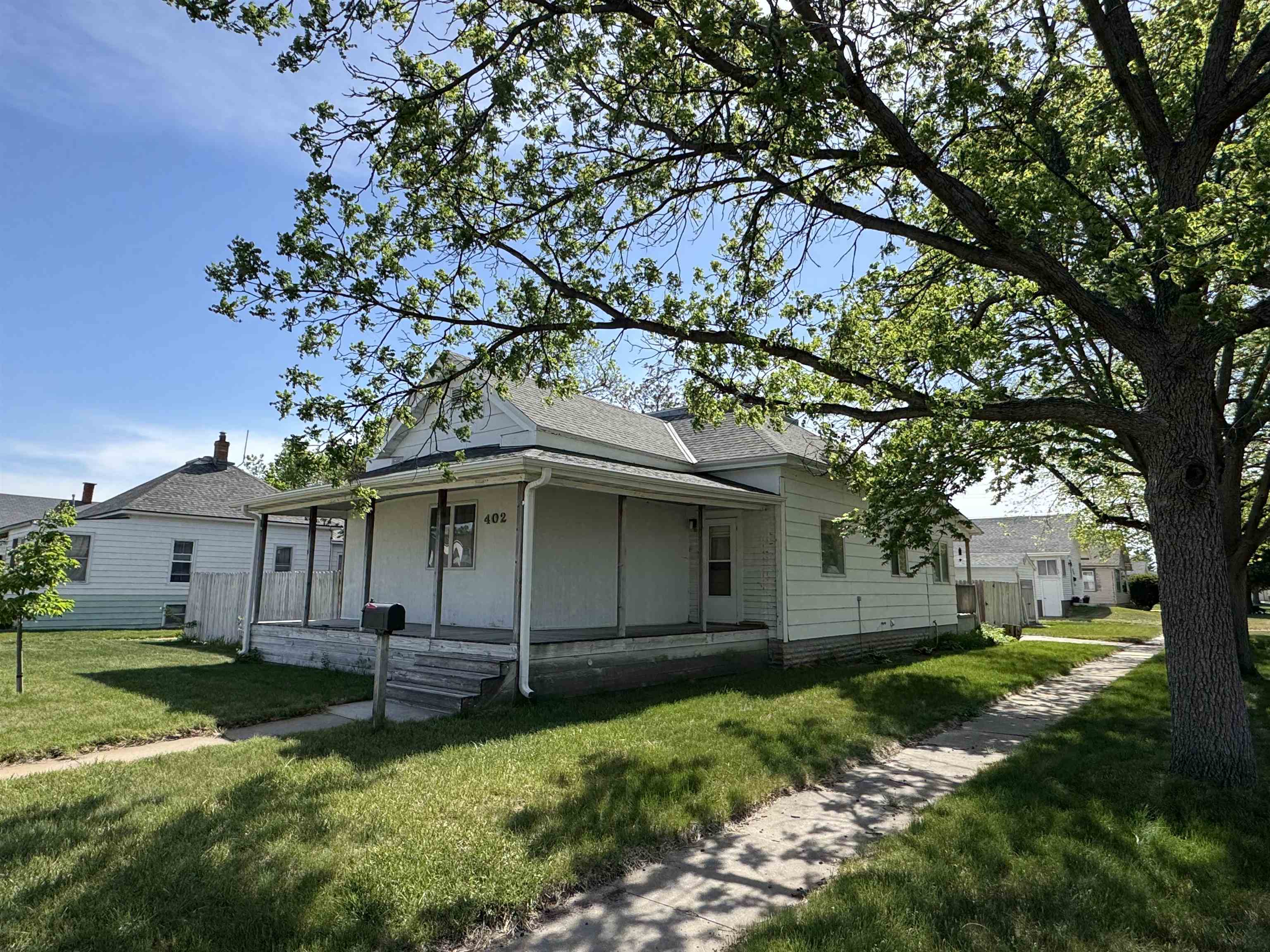 402 S Elm