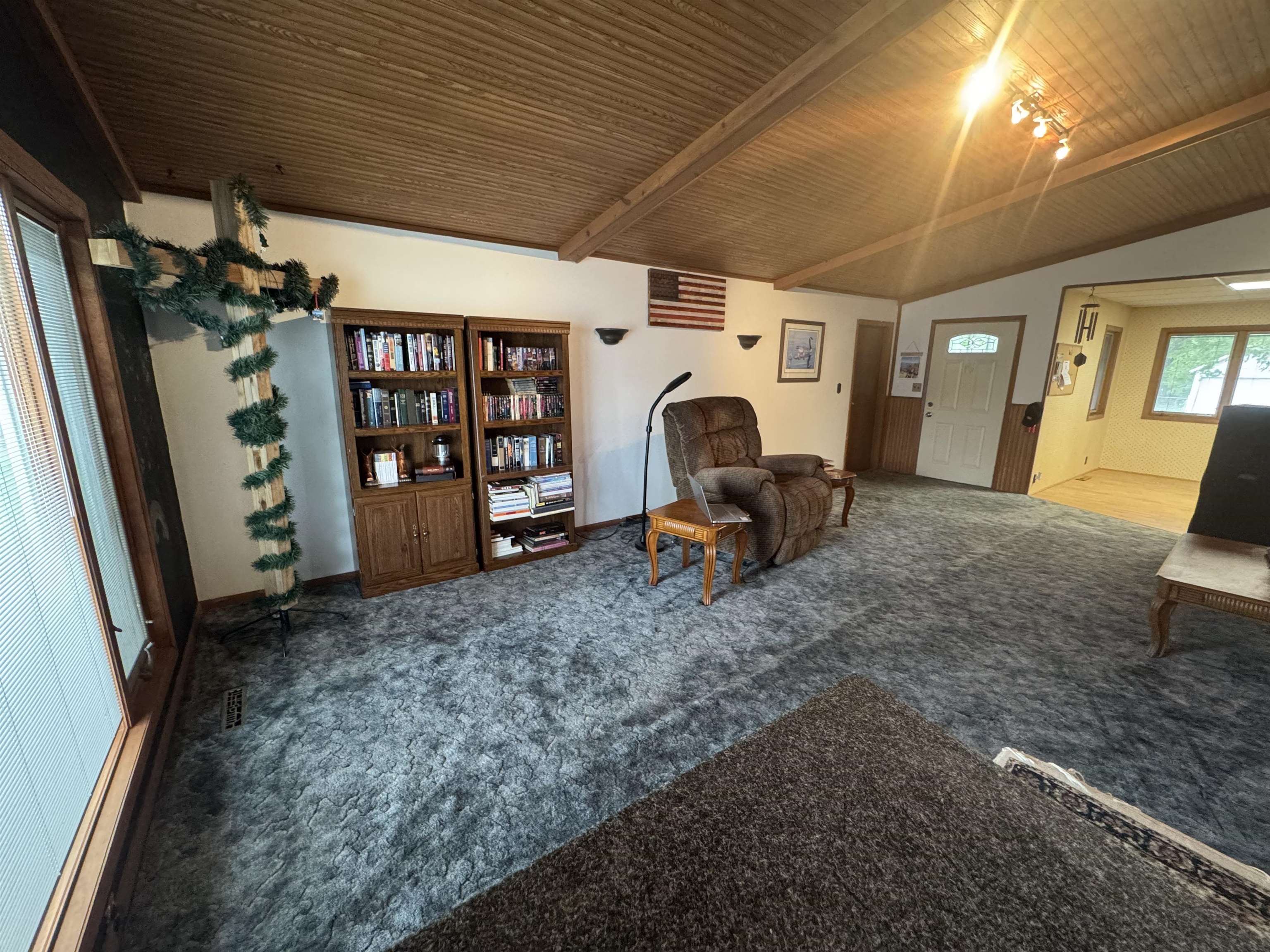 402 S Elm