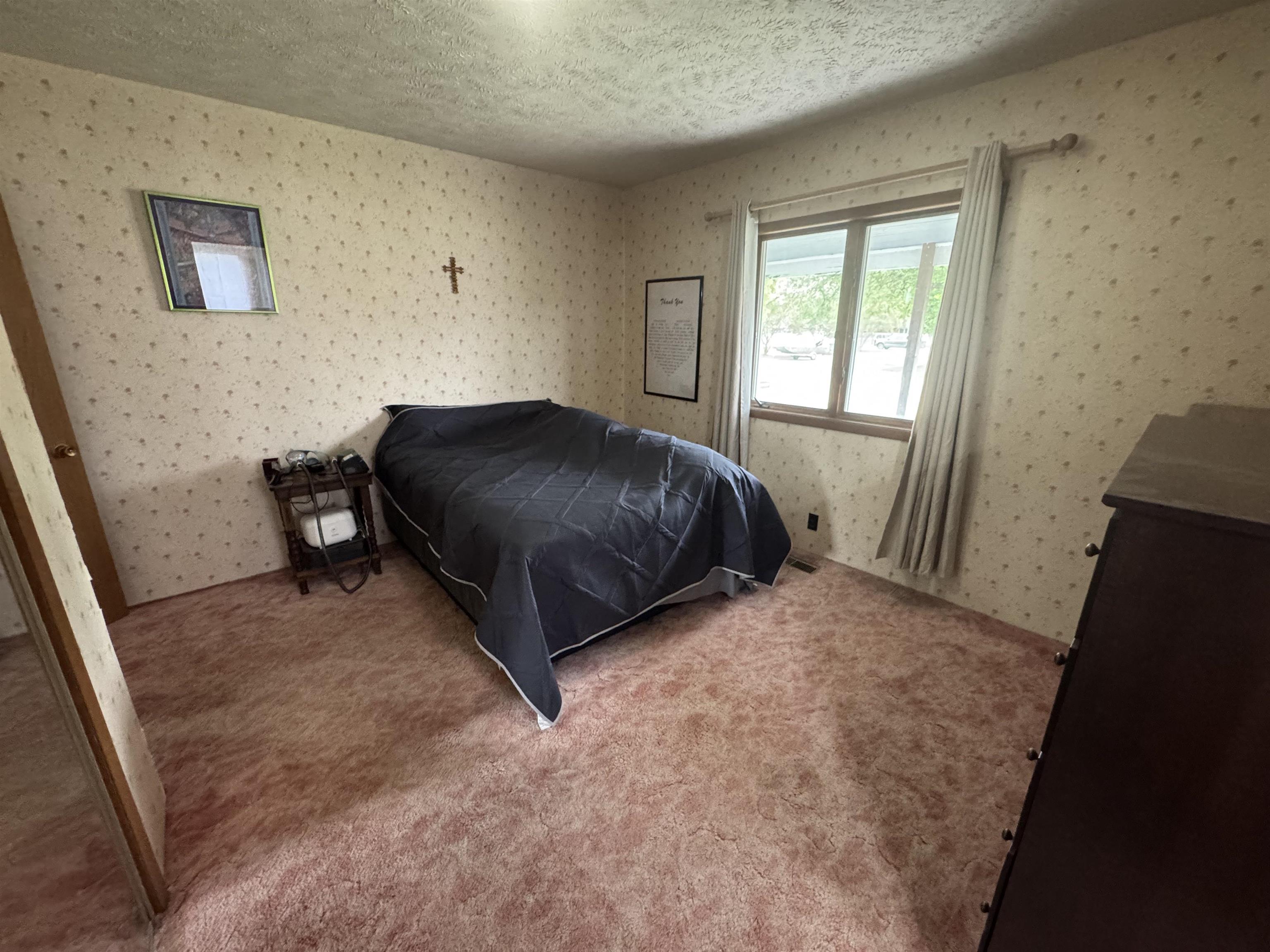 402 S Elm