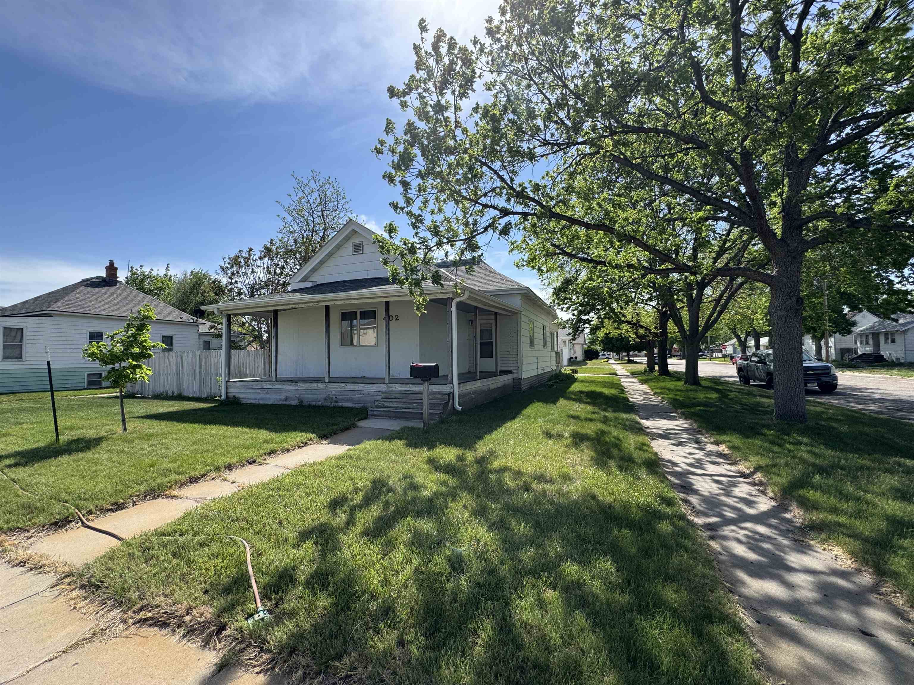 402 S Elm