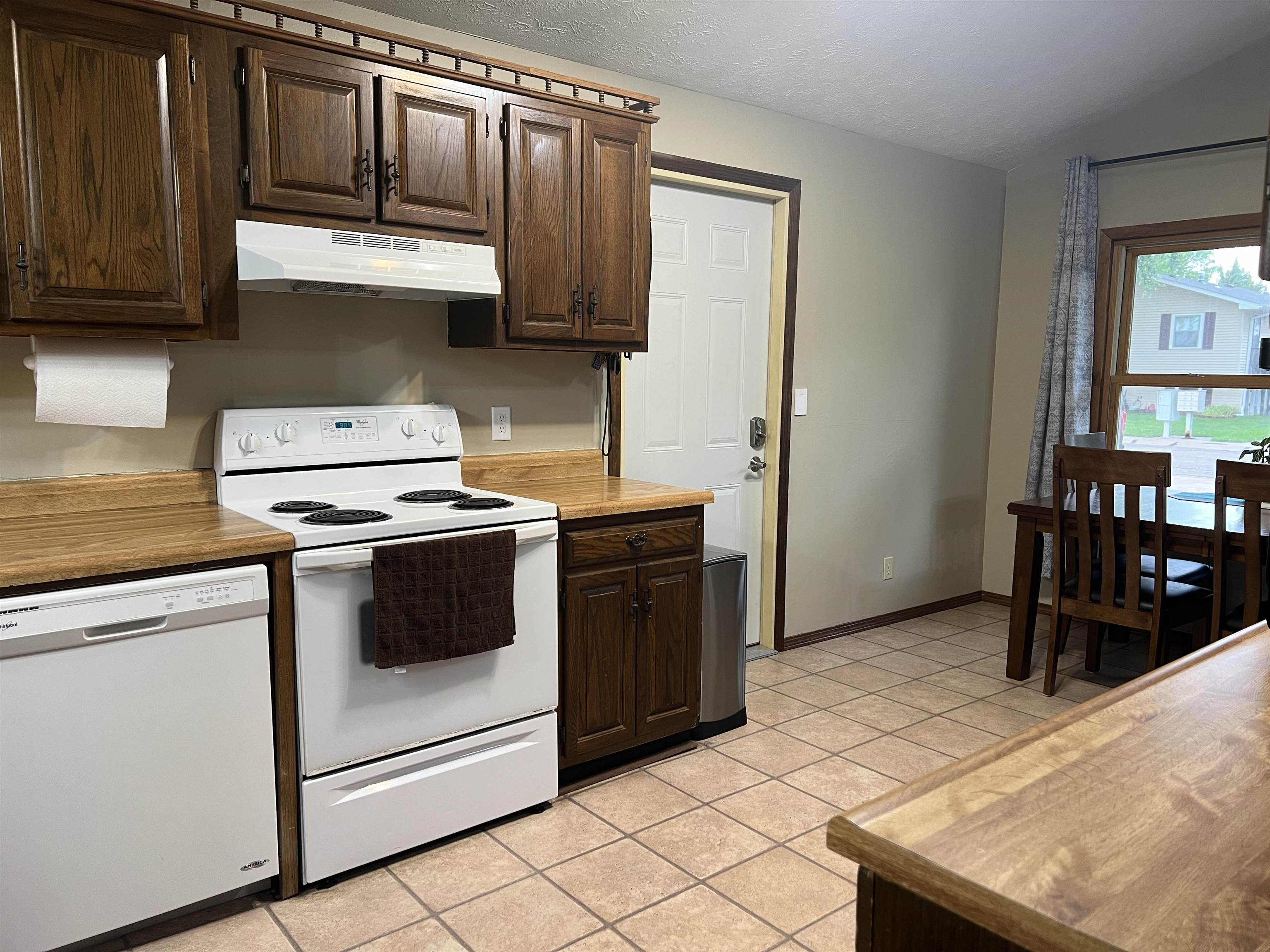 1008 Hackberry Rd