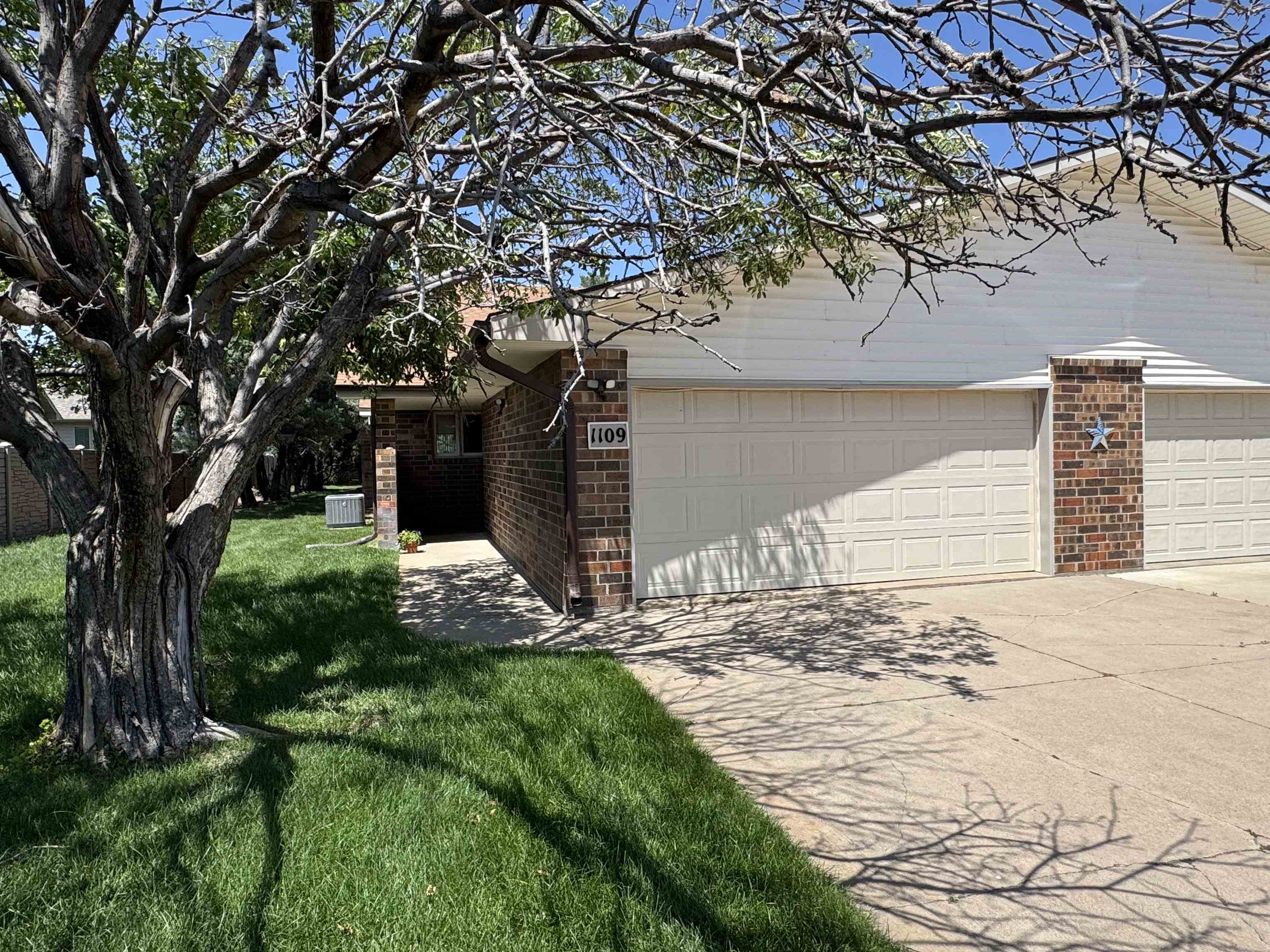 1109 Sandhill Court