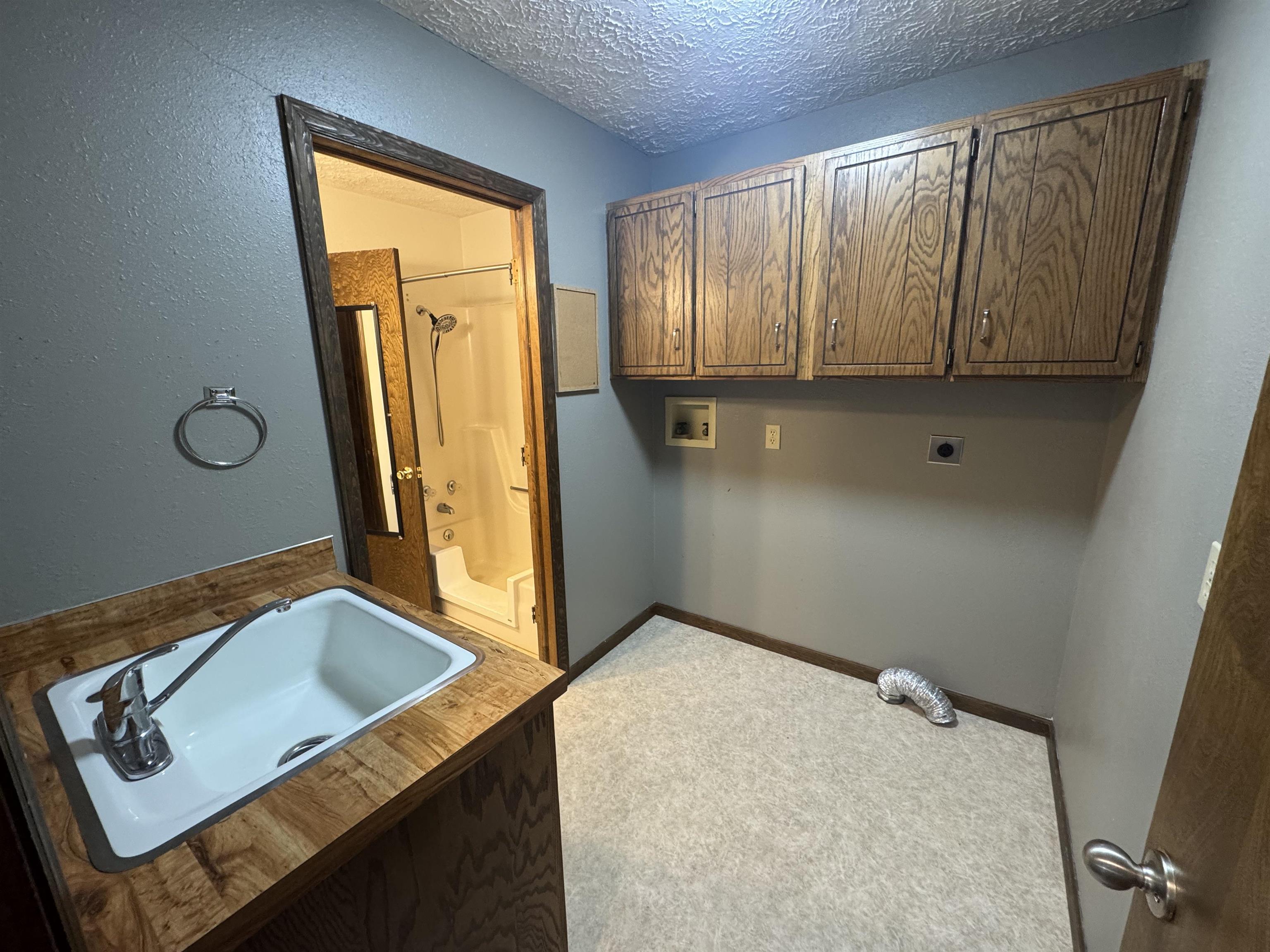 1109 Sandhill Court