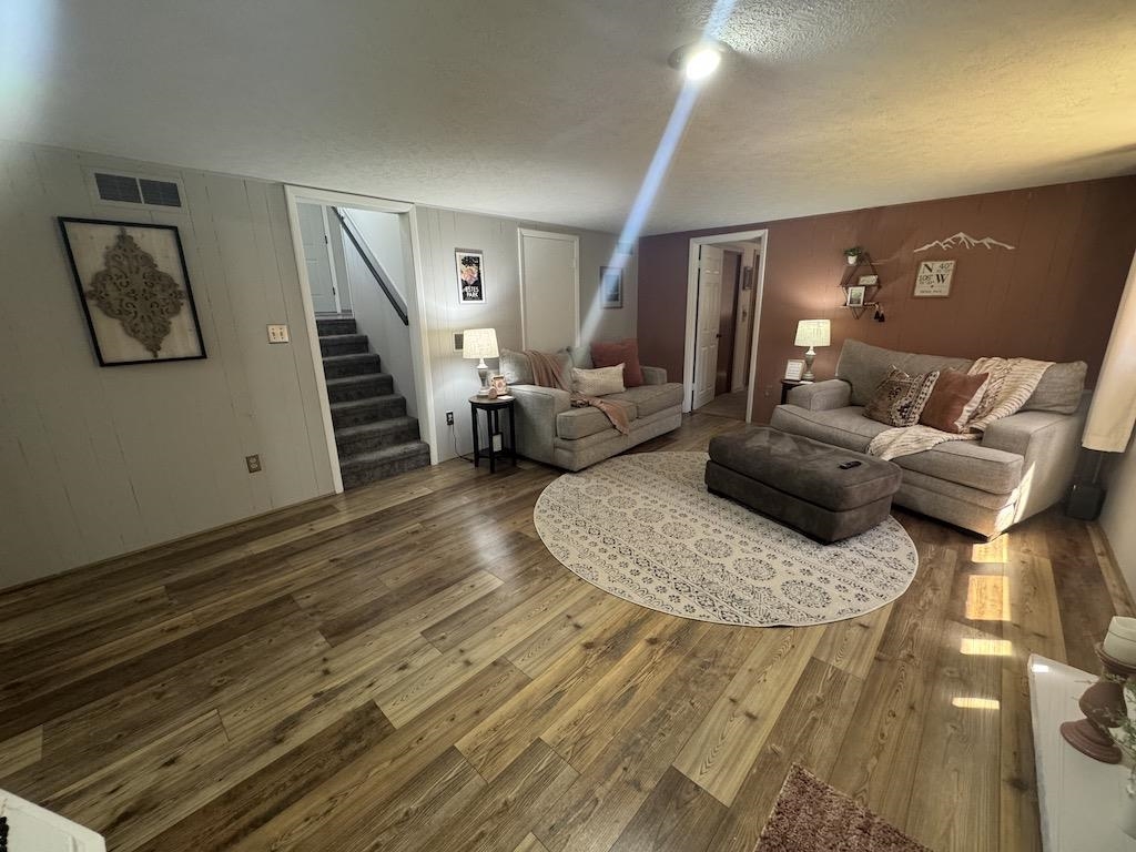 702 Cedarberry Court