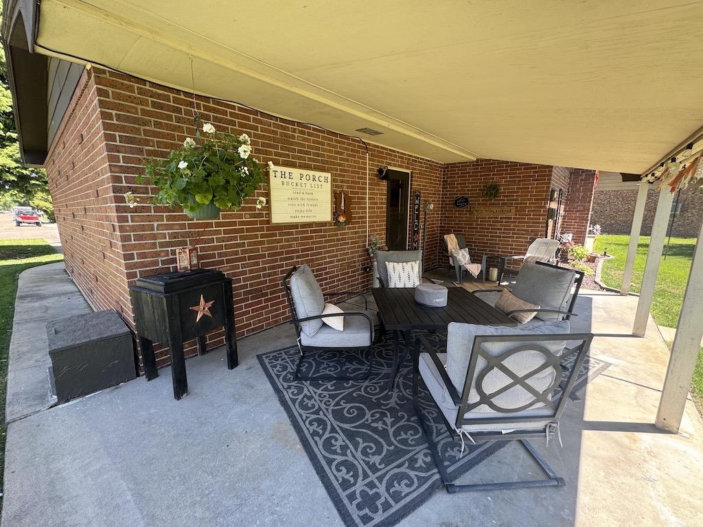 702 Cedarberry Court