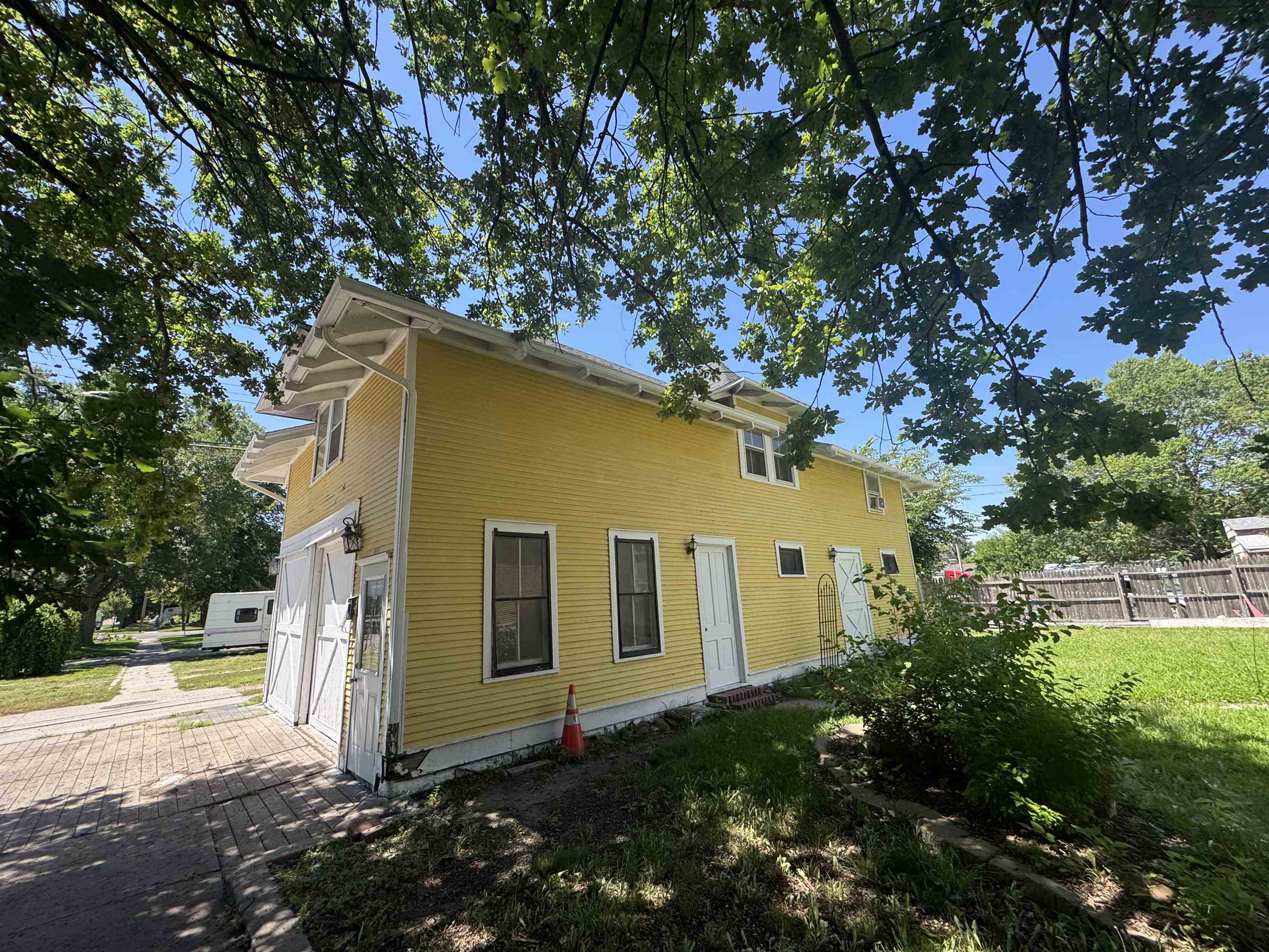 502 W 5th Street