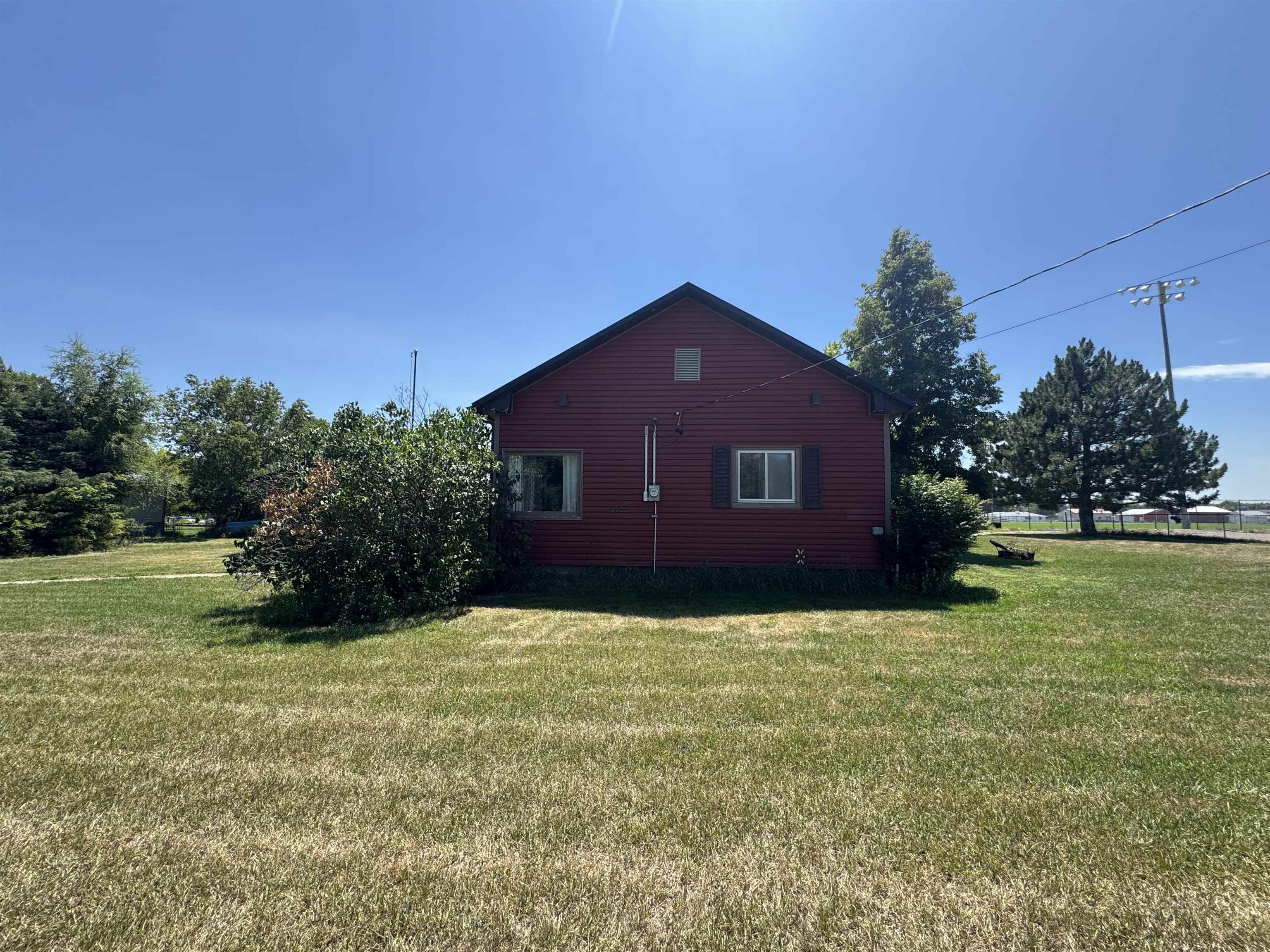 1015 N County Road