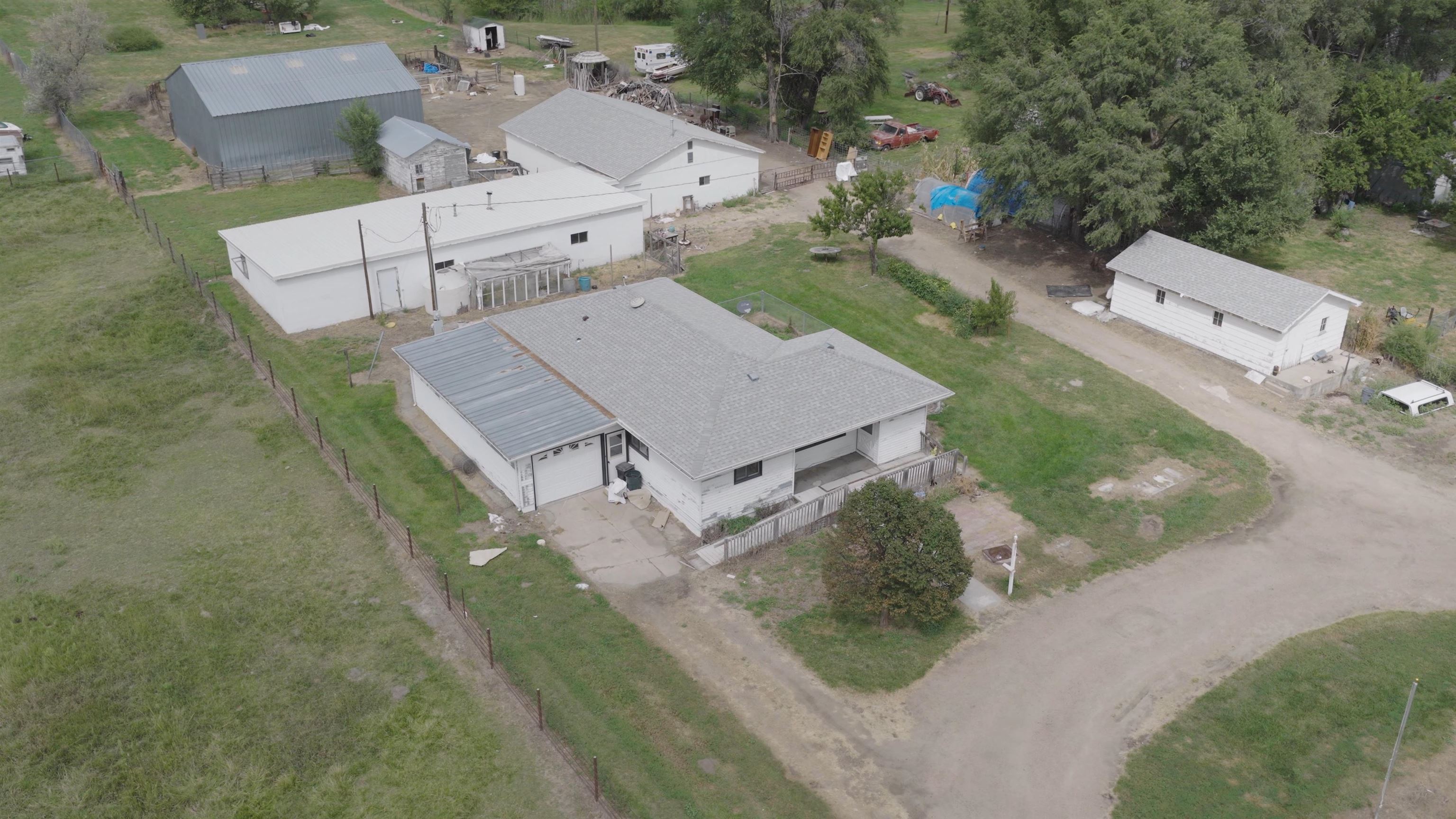 129 E North River Rd