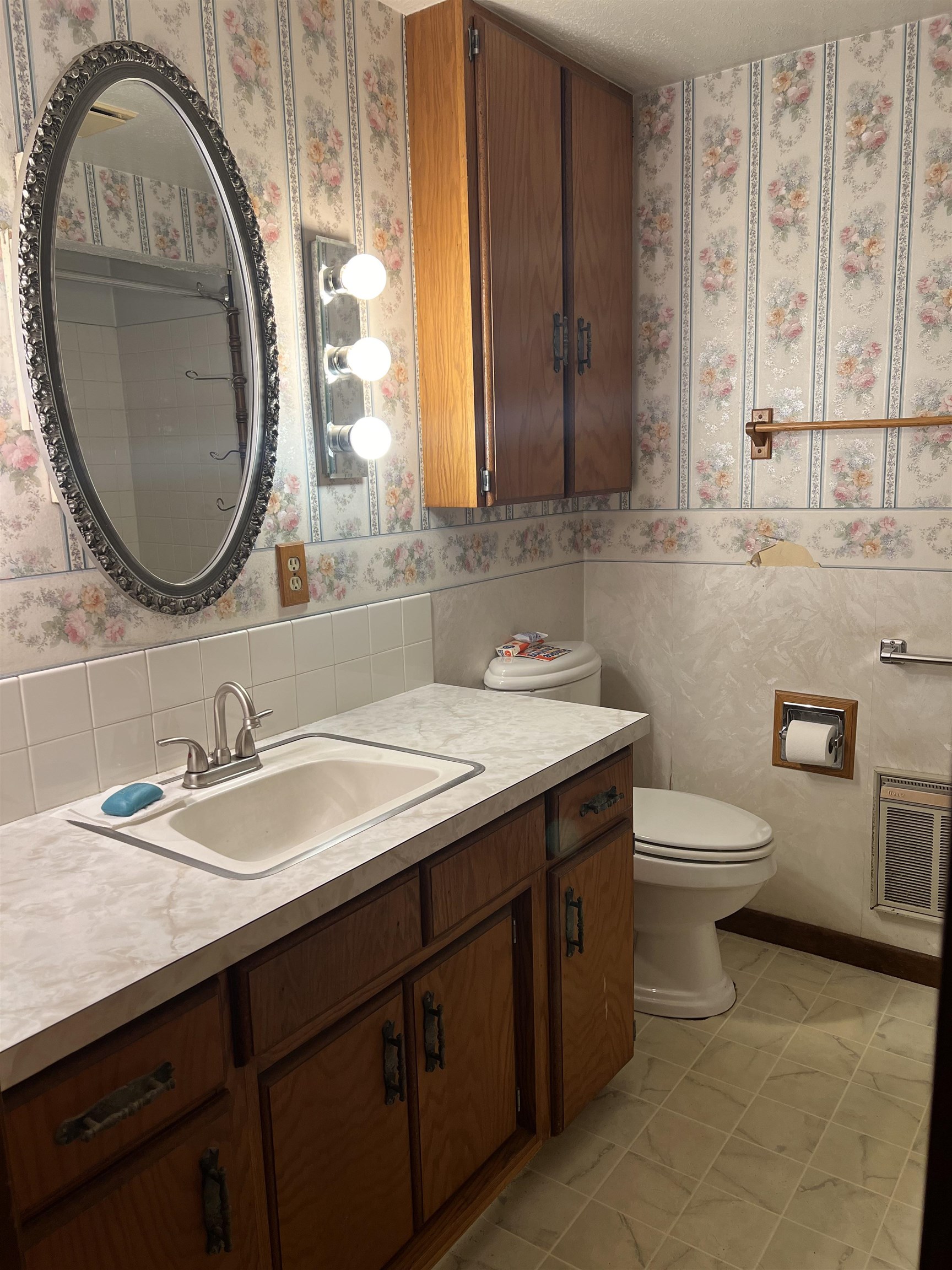 129 E North River Rd