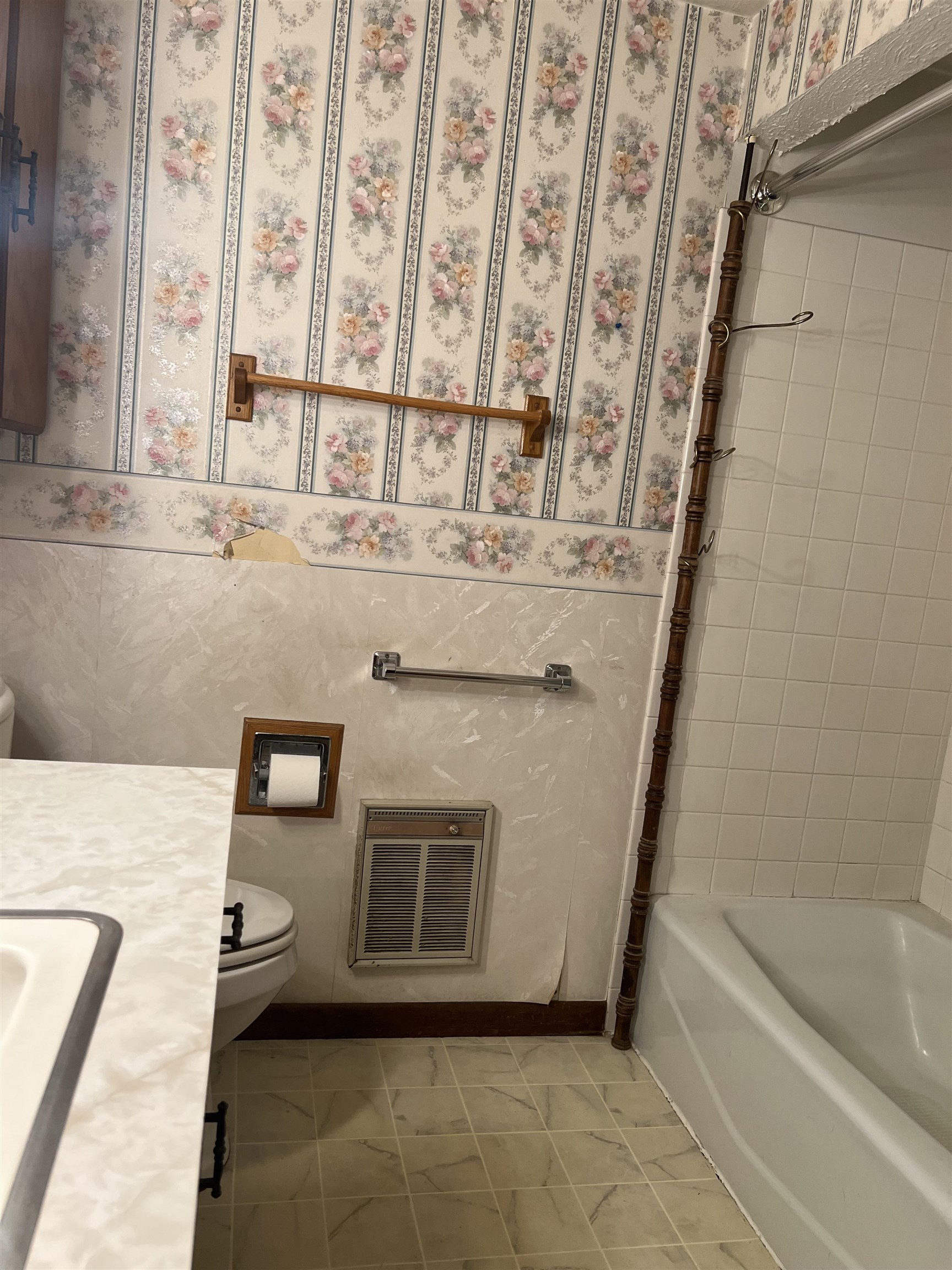 129 E North River Rd