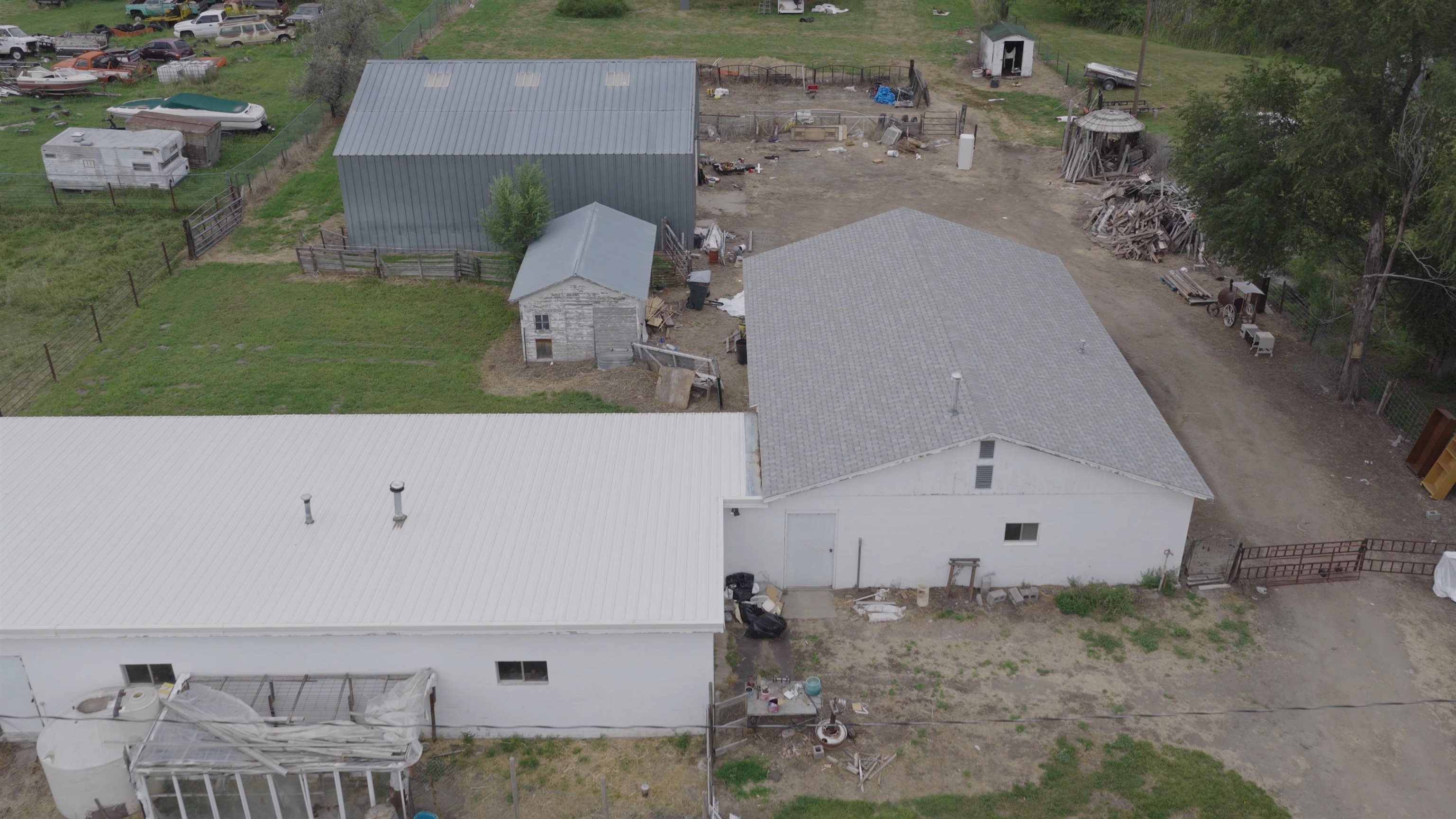 129 E North River Rd