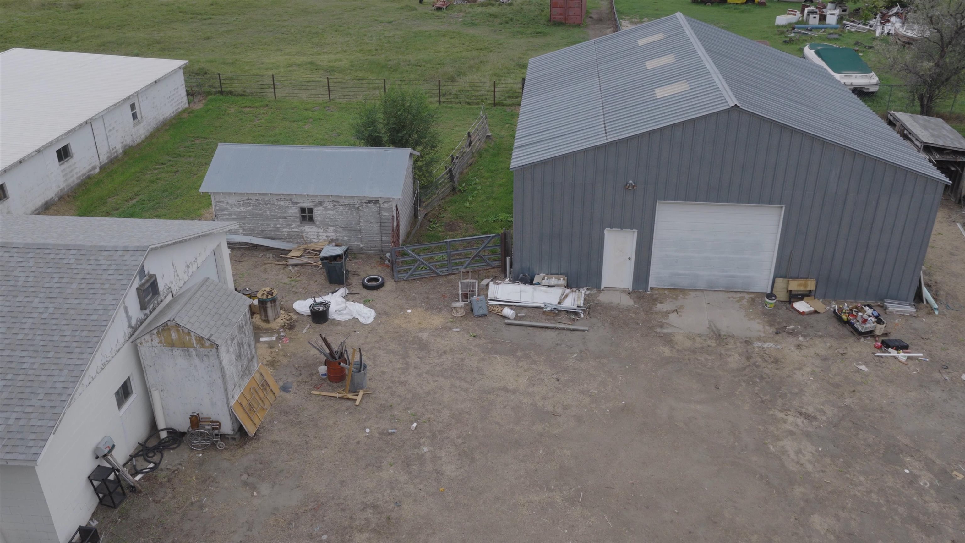 129 E North River Rd