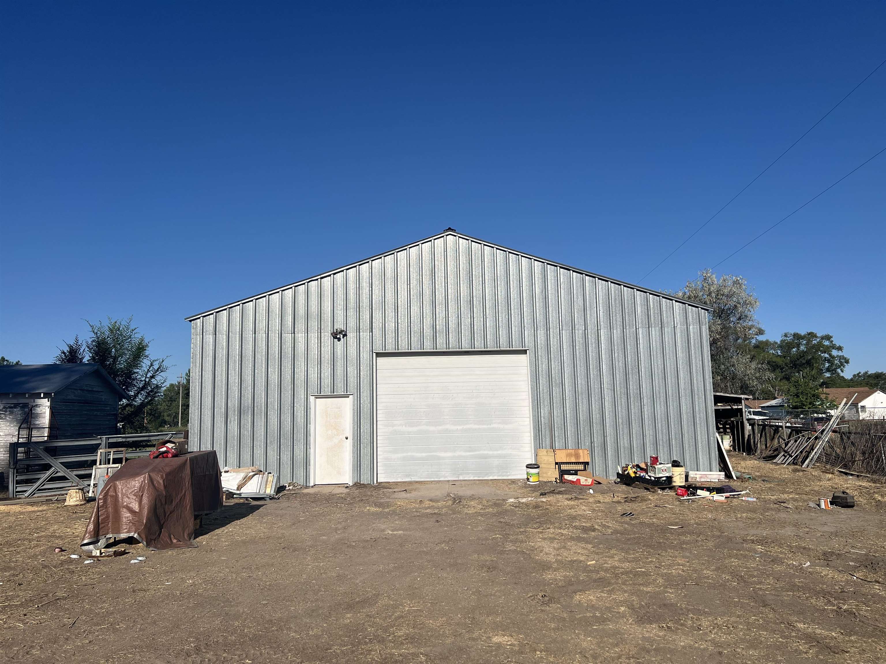 129 E North River Rd