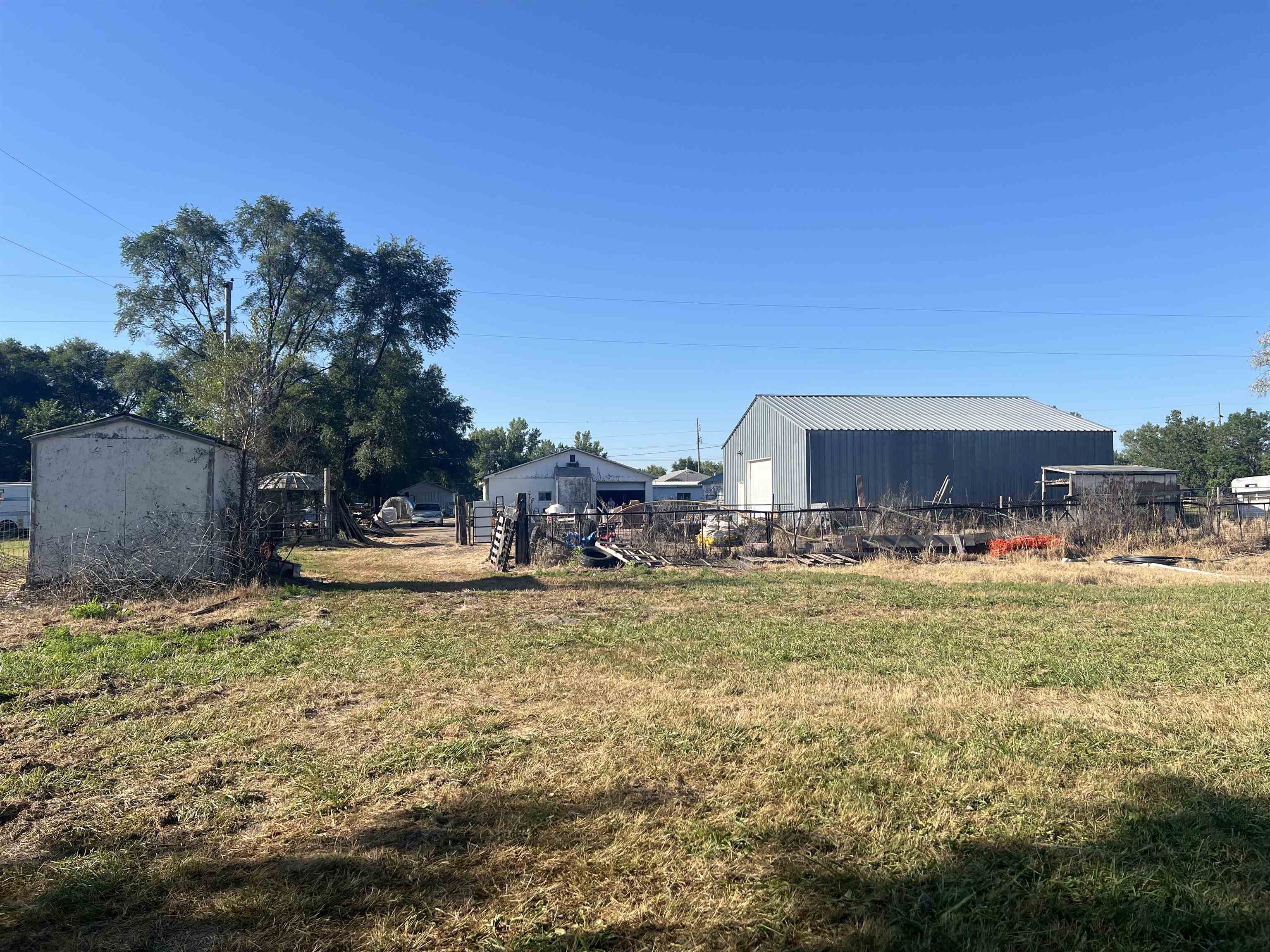 129 E North River Rd