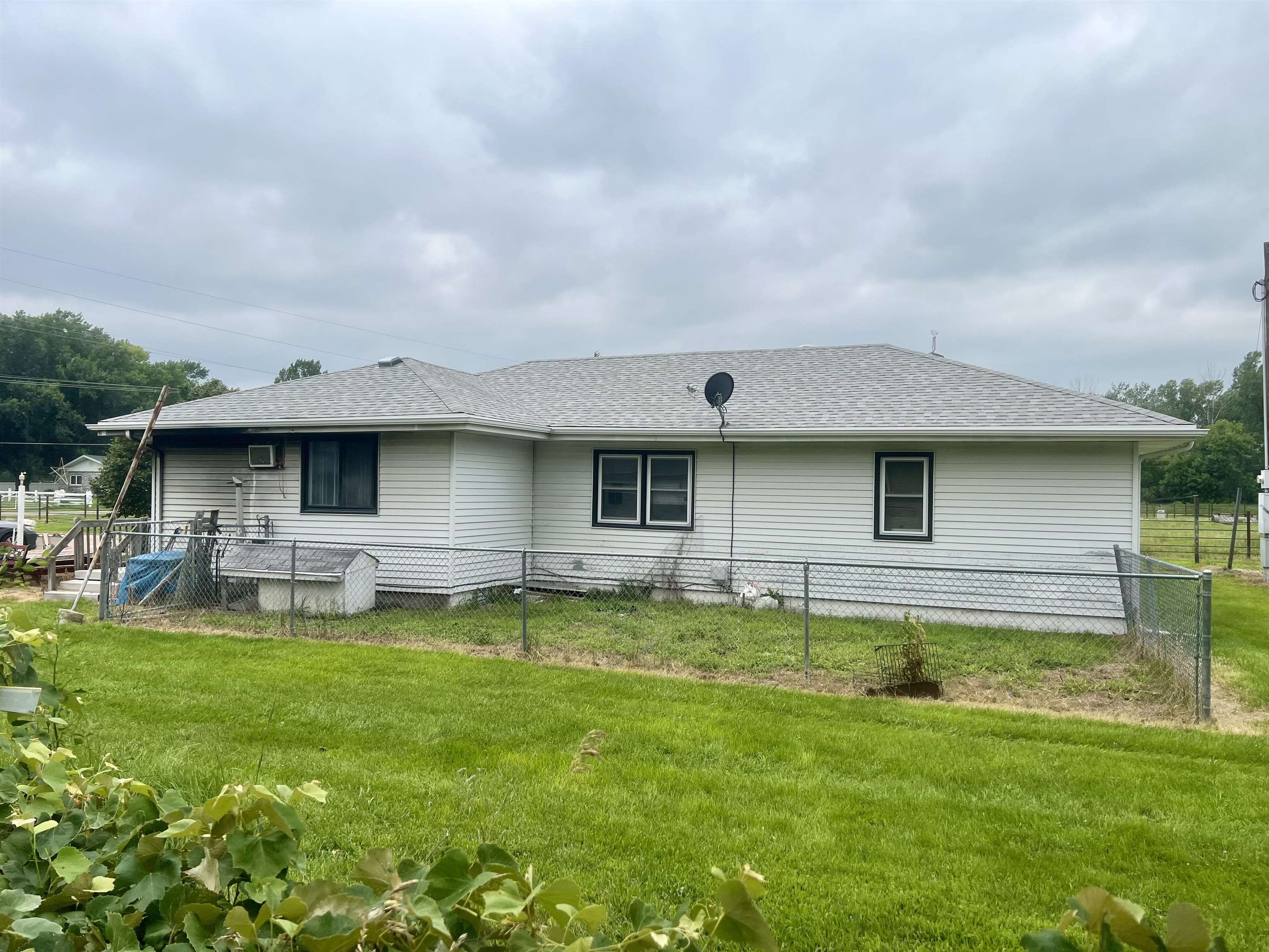 129 E North River Rd