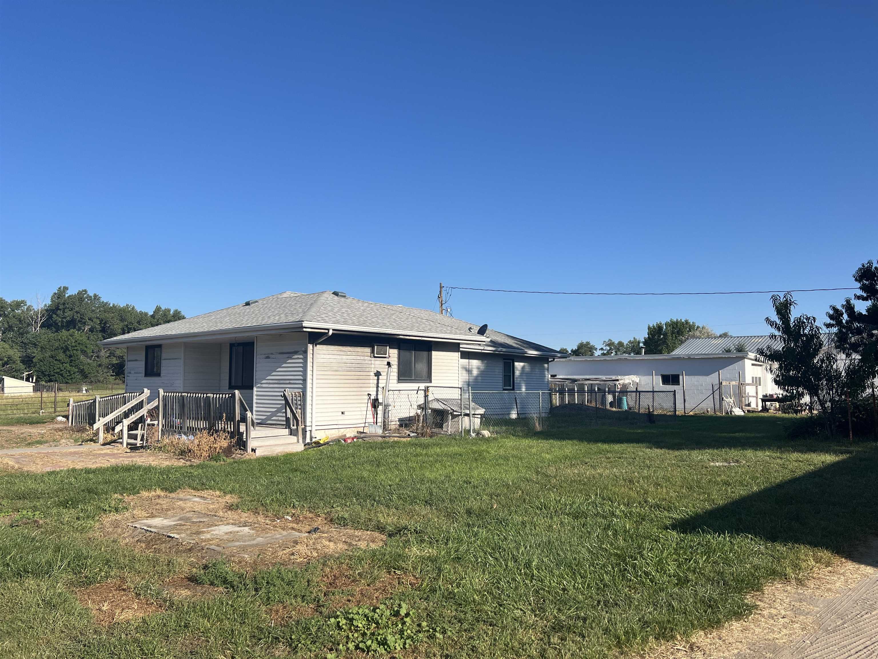 129 E North River Rd