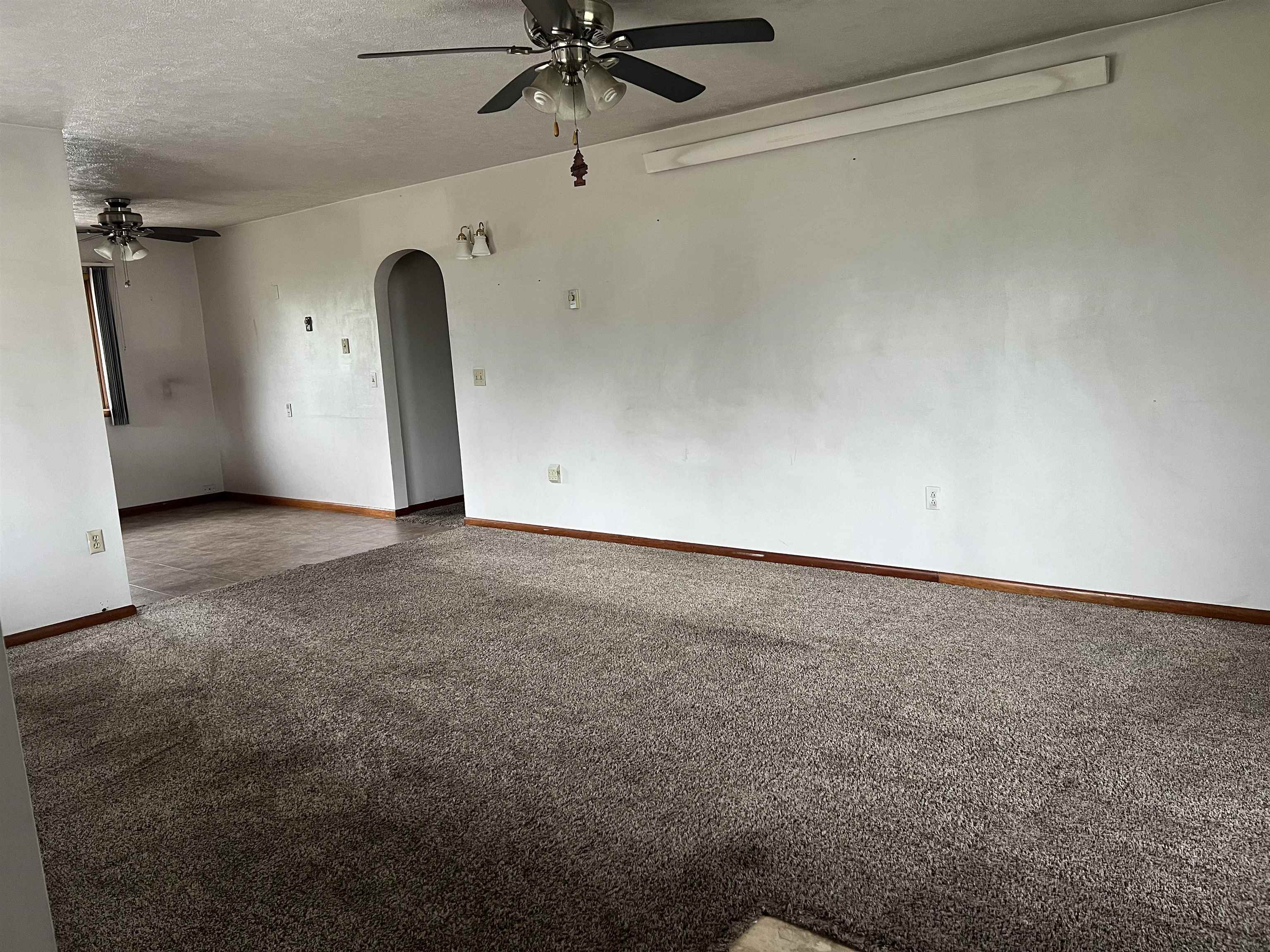 129 E North River Rd