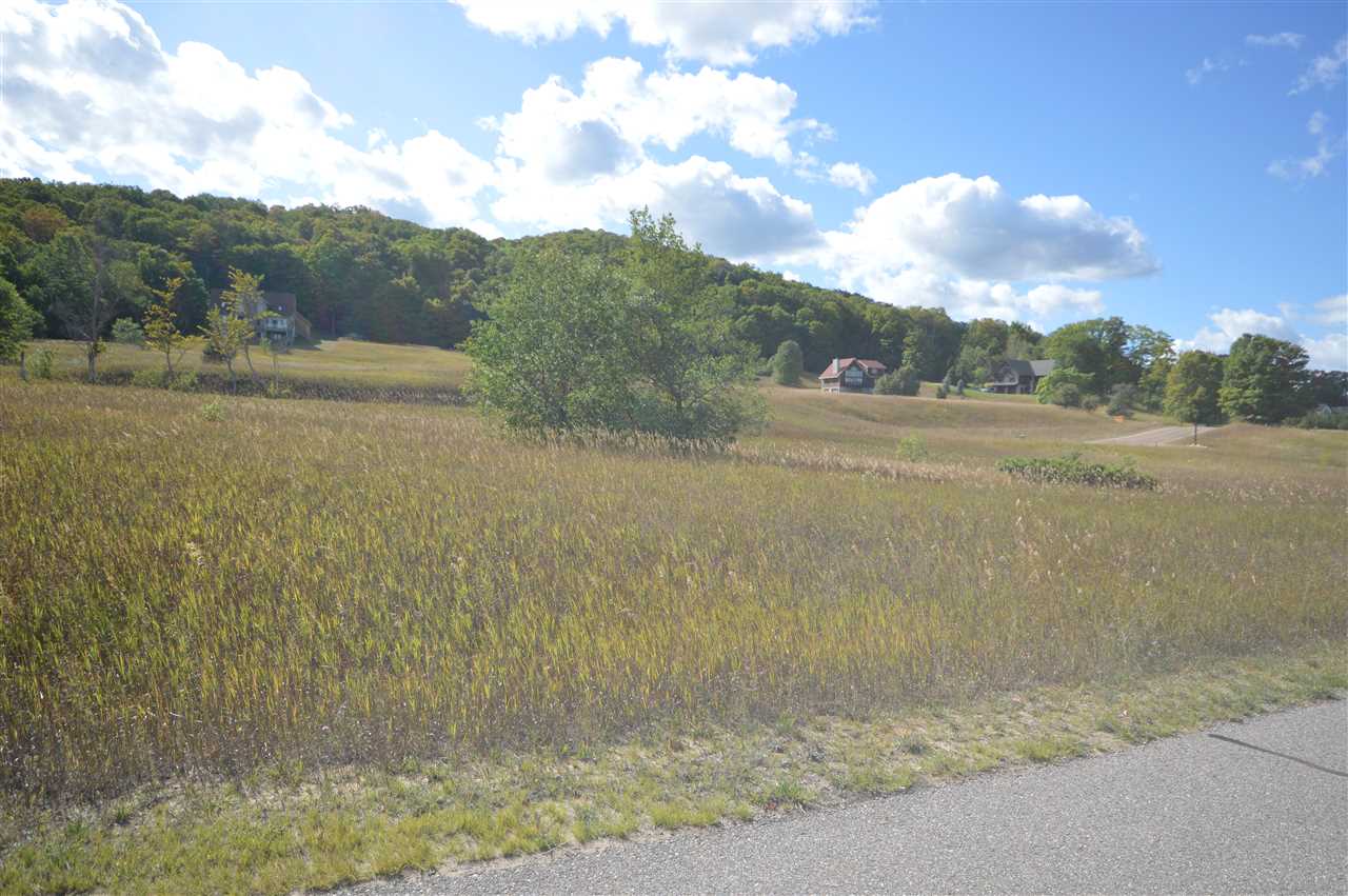15 E Bettman Trail