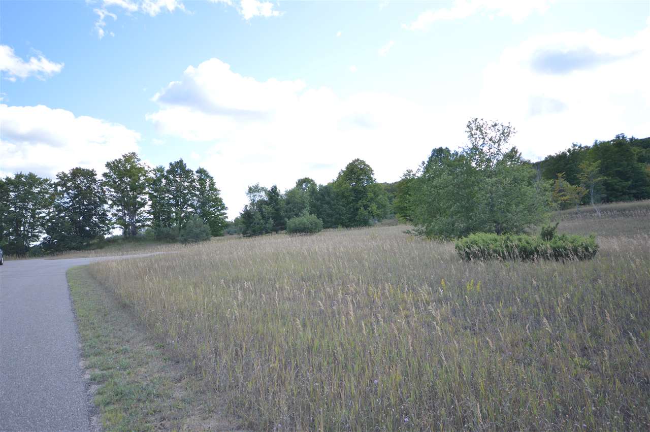 15 E Bettman Trail