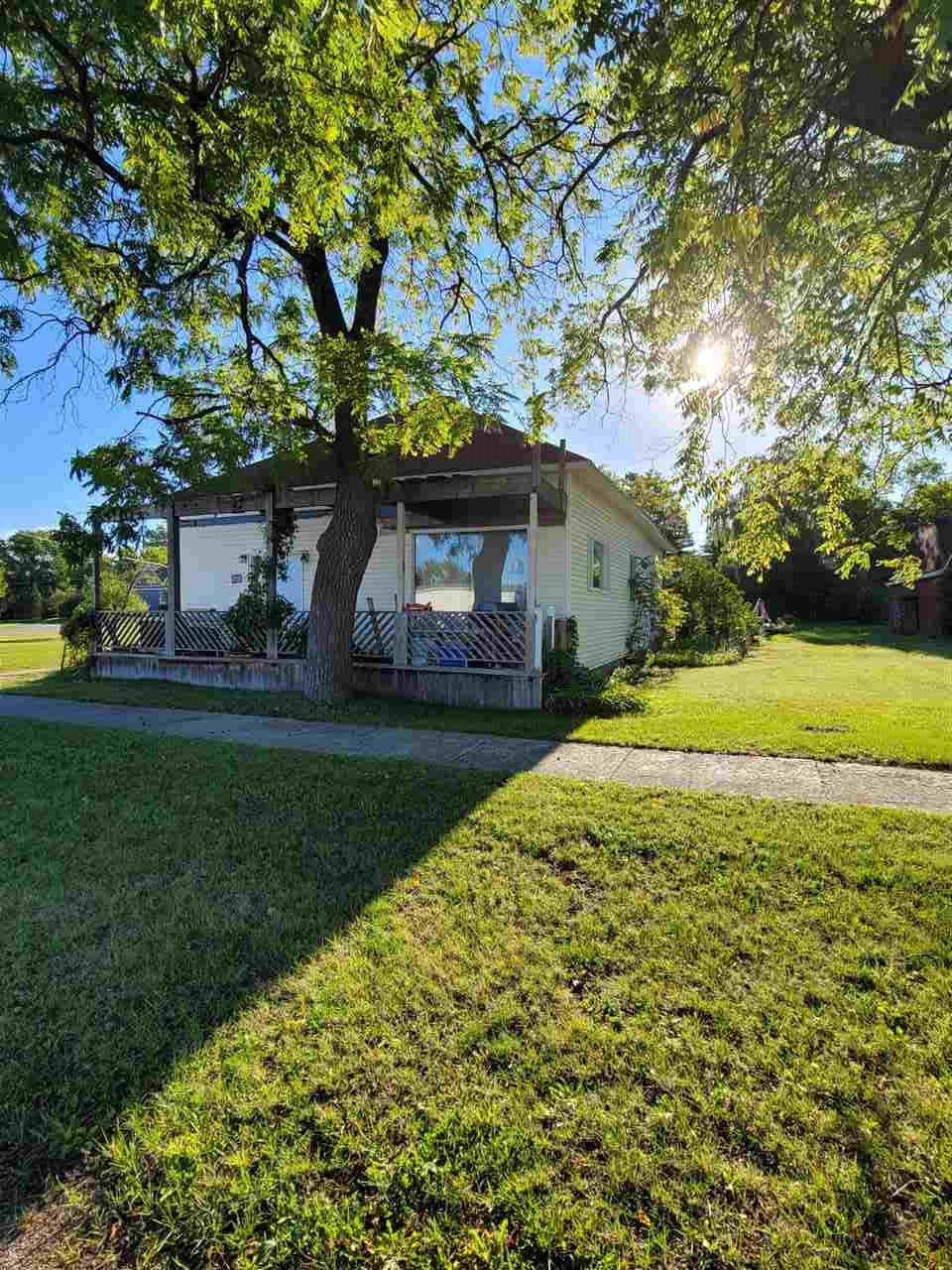2539 Railroad Street